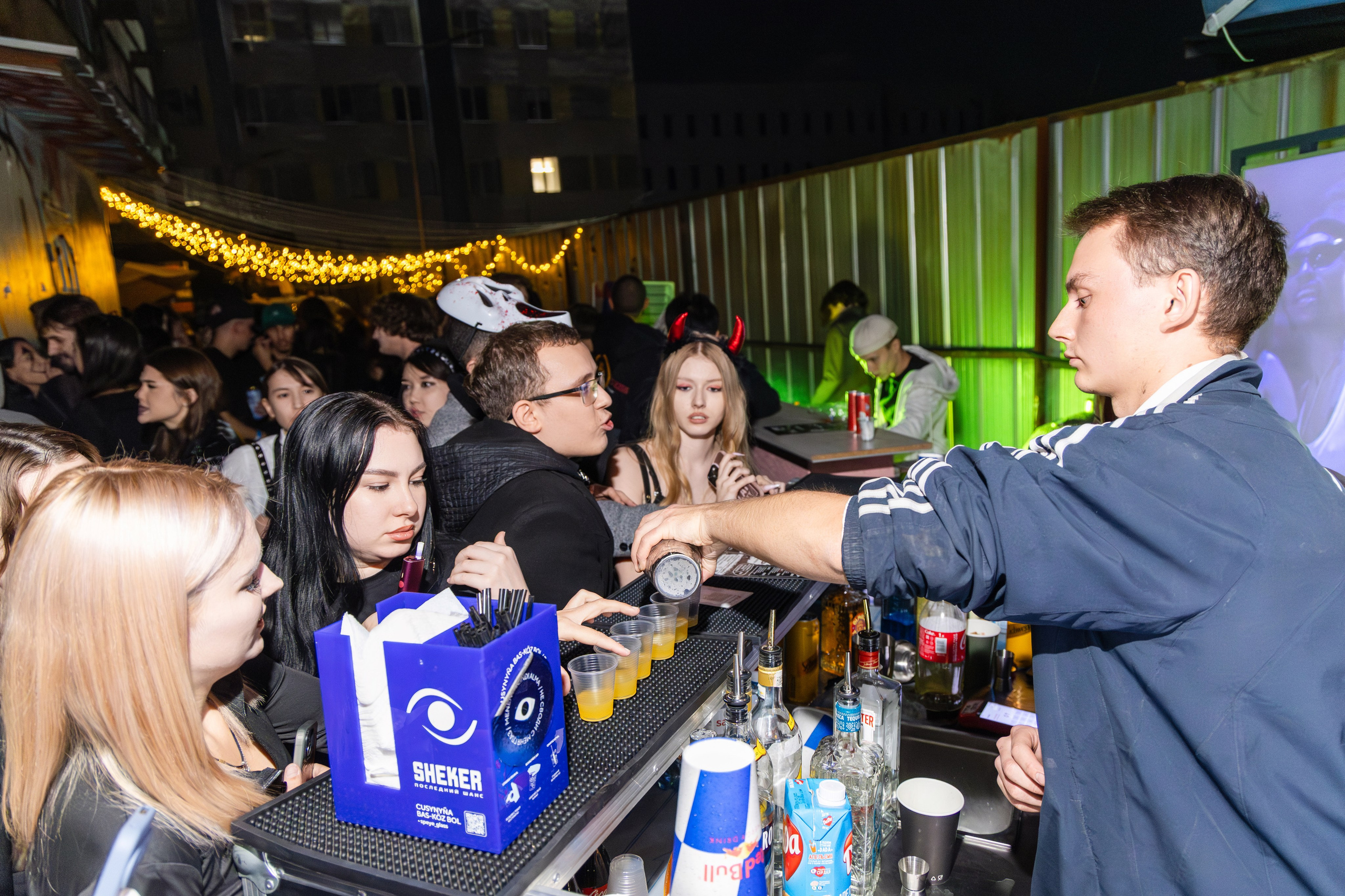 ВЫШКА WAVE — HALLOWEEN. Портретный фотограф в Алматы