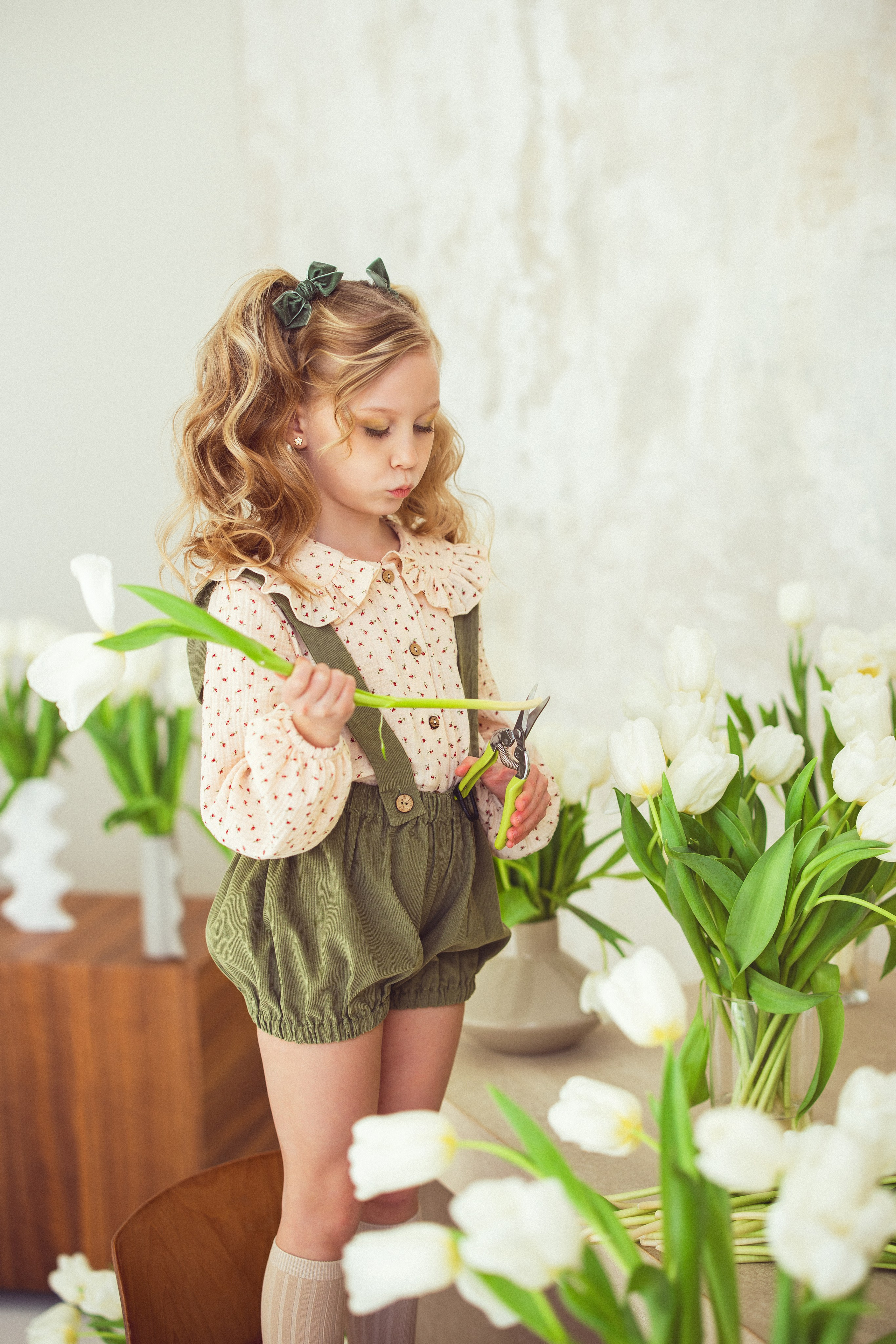 Фотосессия с белыми Тюльпанами, 2024 г. Семейный и детский фотограф в Краснодаре Анна Трашкова