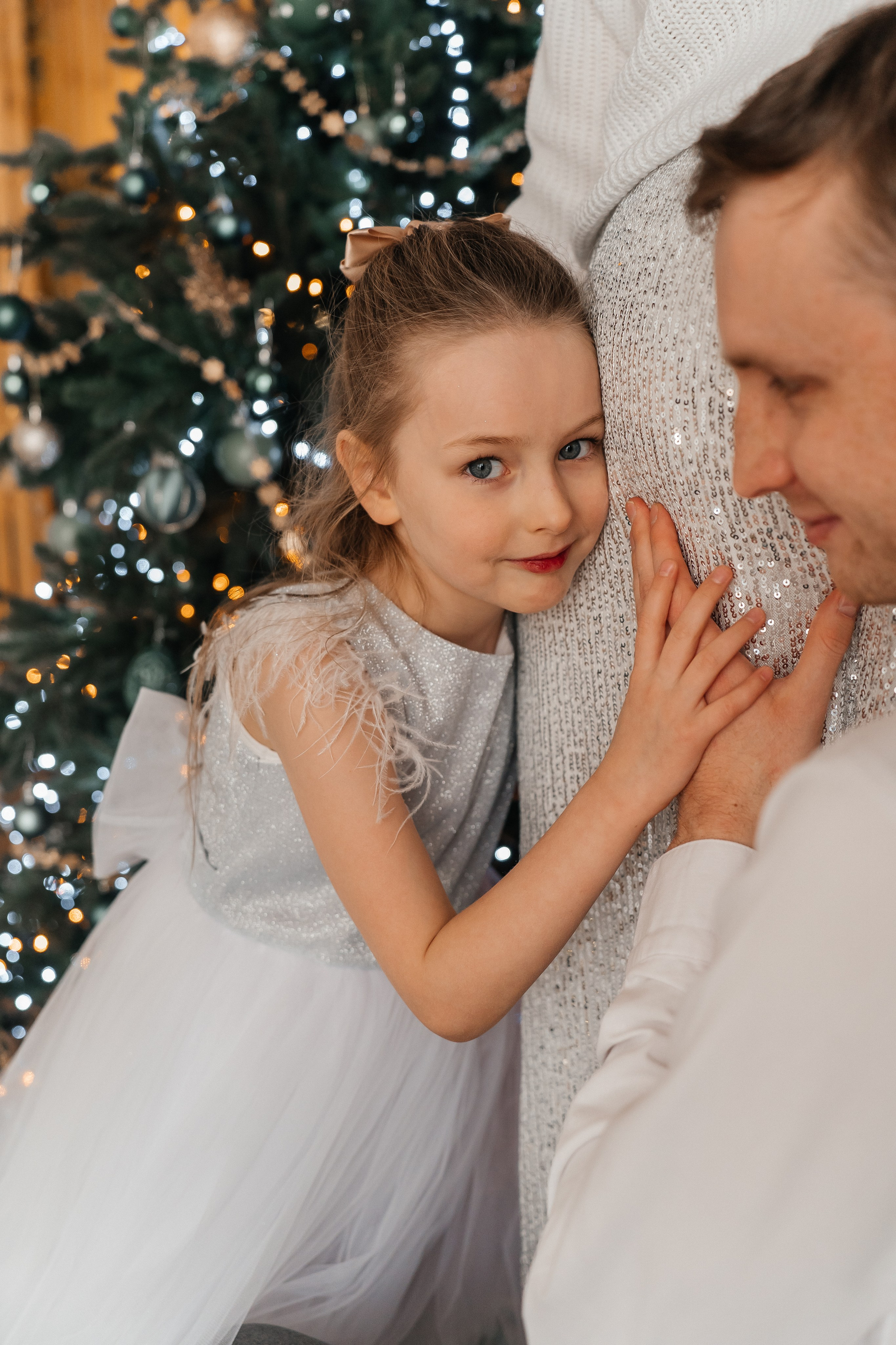 Новогодняя. Для тех, кто не ждёт удачи, а создаёт её. Каждая фотосессия — это твой момент, твой стиль, твой успех. 📸