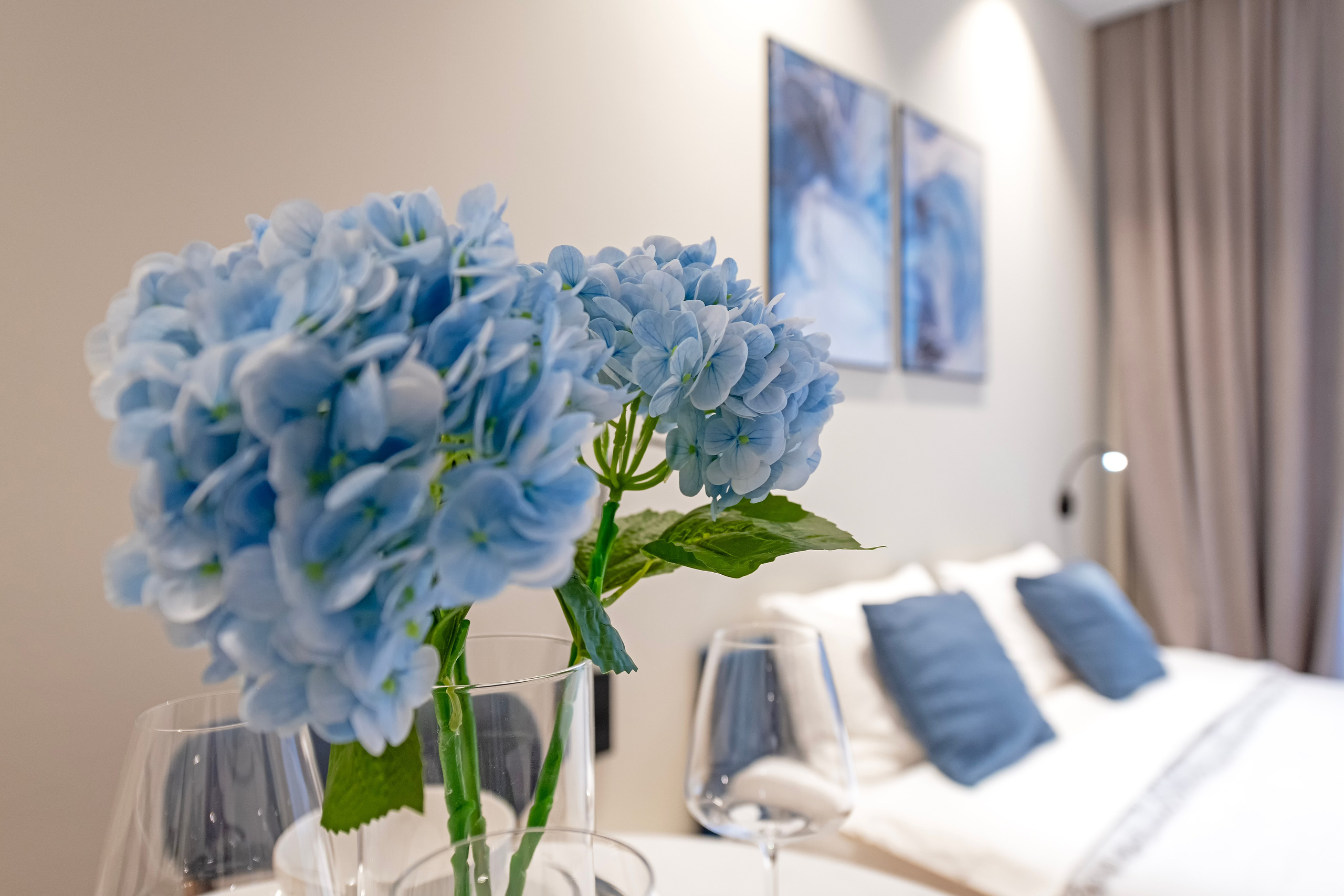 Интерьерные фотосессии для частных клиентов, агентств недвижимости, каталогов и журналов. От прошлого к будущему авиации через фотографию