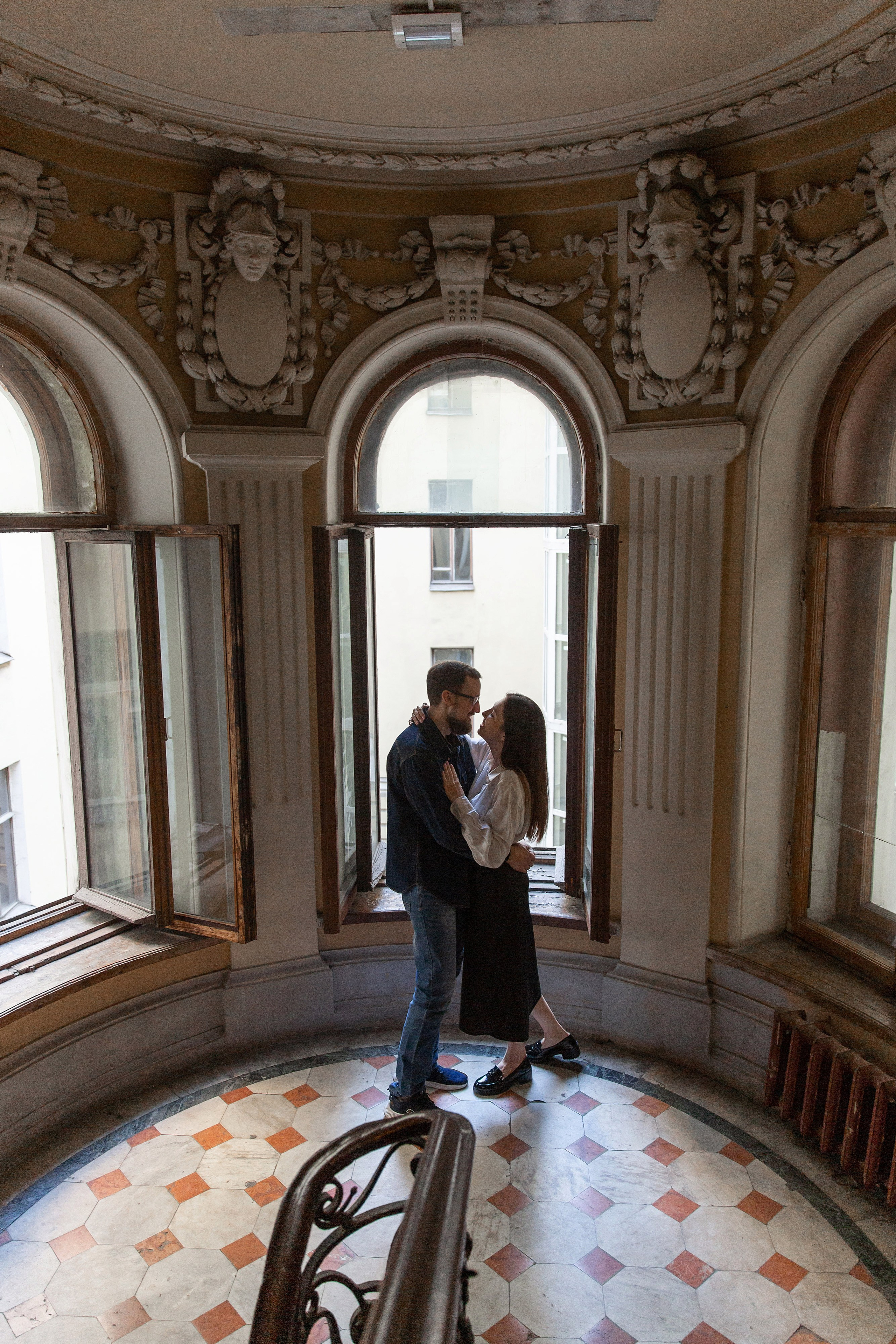 Фотосессия истории любви в центре Петербурга. Свадебный и портретный фотограф в Санкт-Петербурге Надежда Чечулина