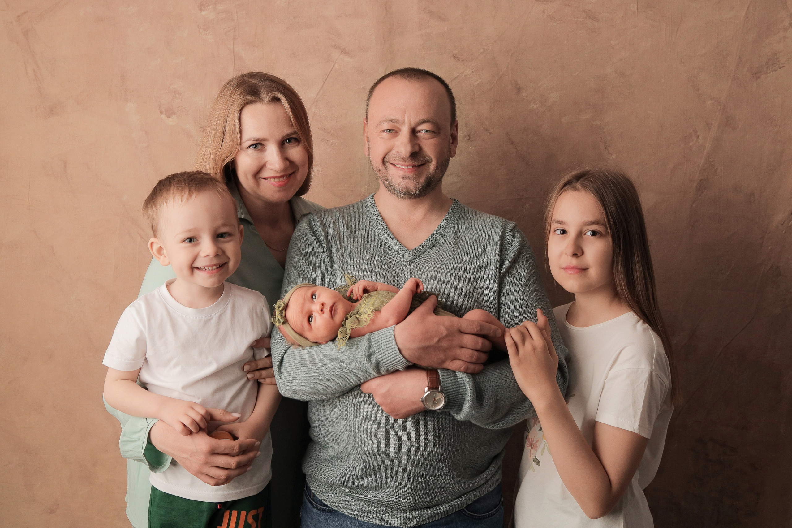 Новорожденные девочки. Фотограф новорожденных в Новокузнецке Анна Горошникова