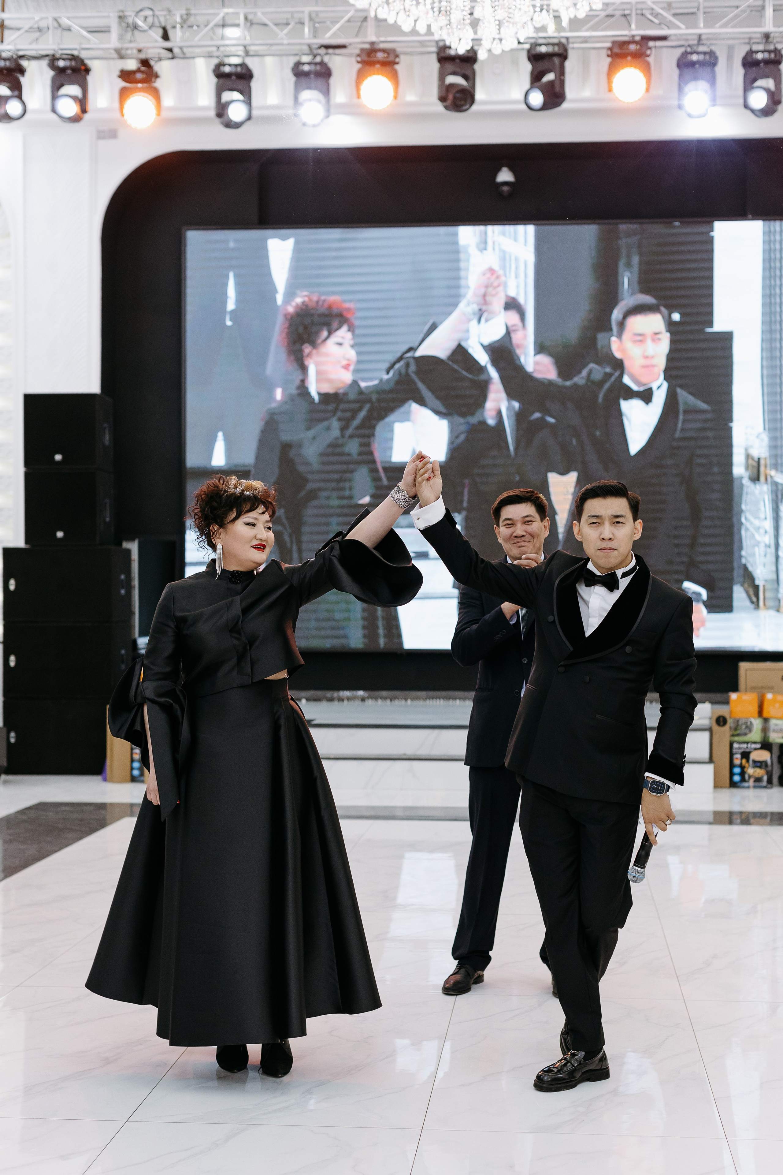 ФОТОГАЛЕРЕЯ. Ведущий Шоумен Алмас Каллемов