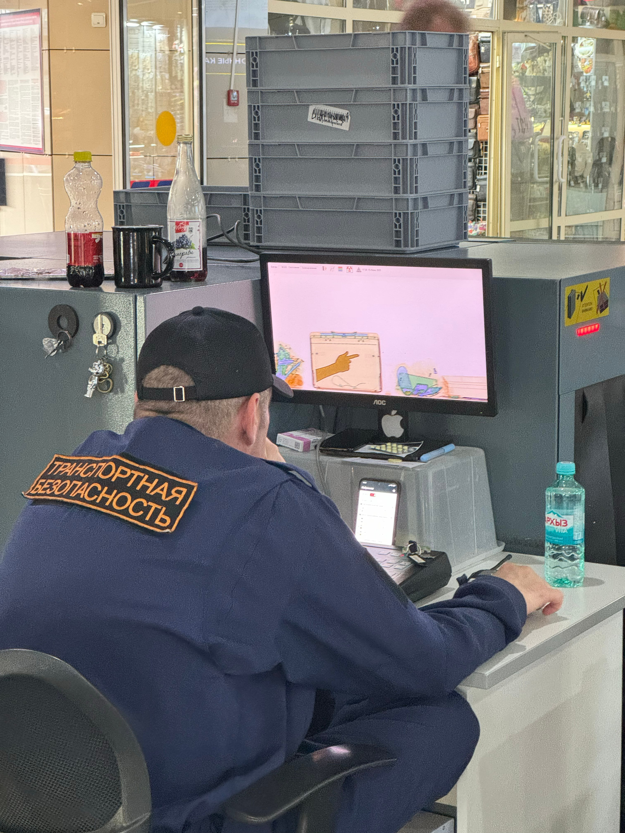 1:1, персональная выставка Виктора Жуковского, 7-22.06.2025, пространство пробел, Ростов-на-Дону. Лера Круглова