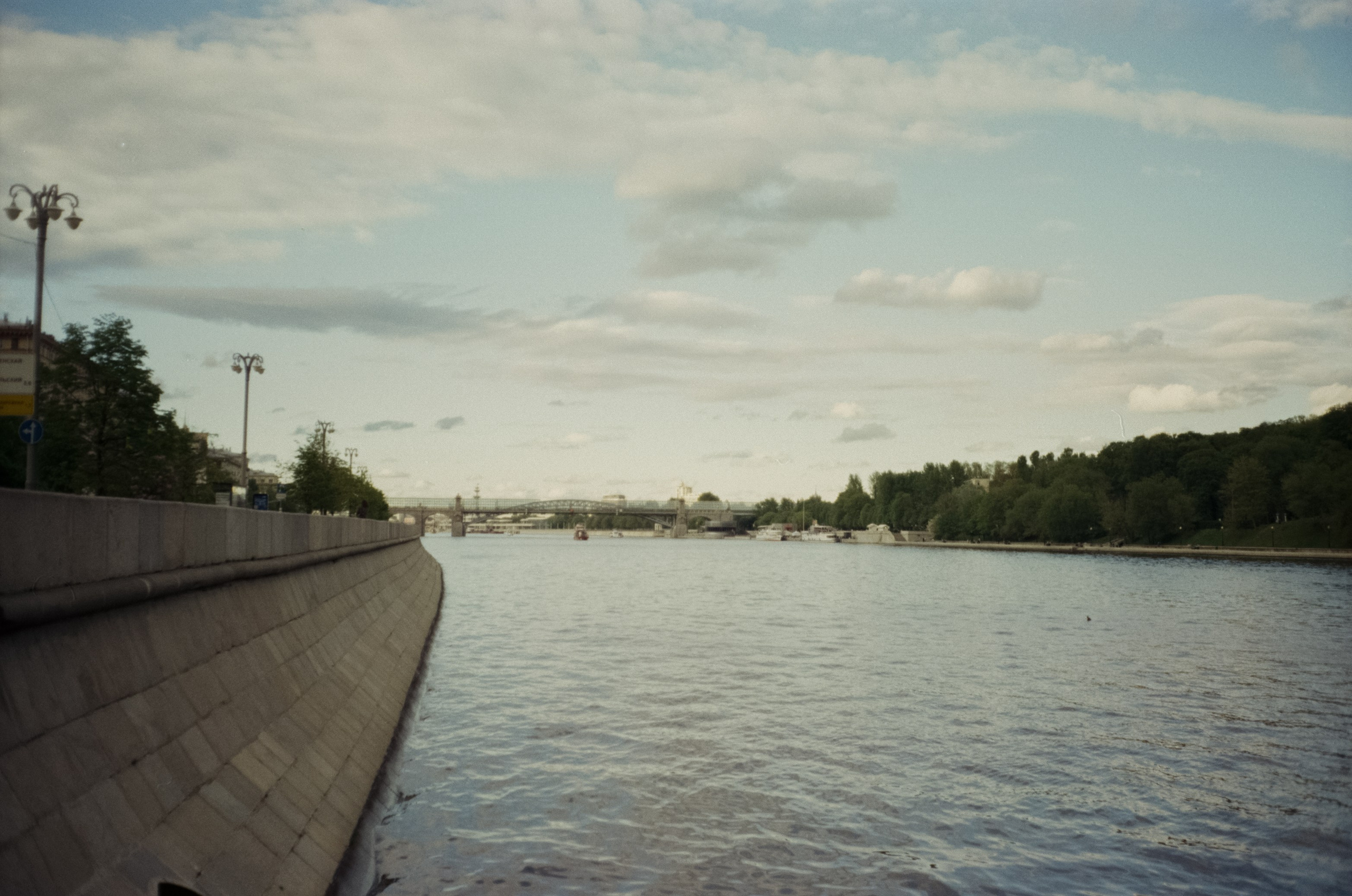 Ricoh FF-1 gray | Perspekriva expired Vision 200D | Фрунзенская набержная 5 мая 2025 года