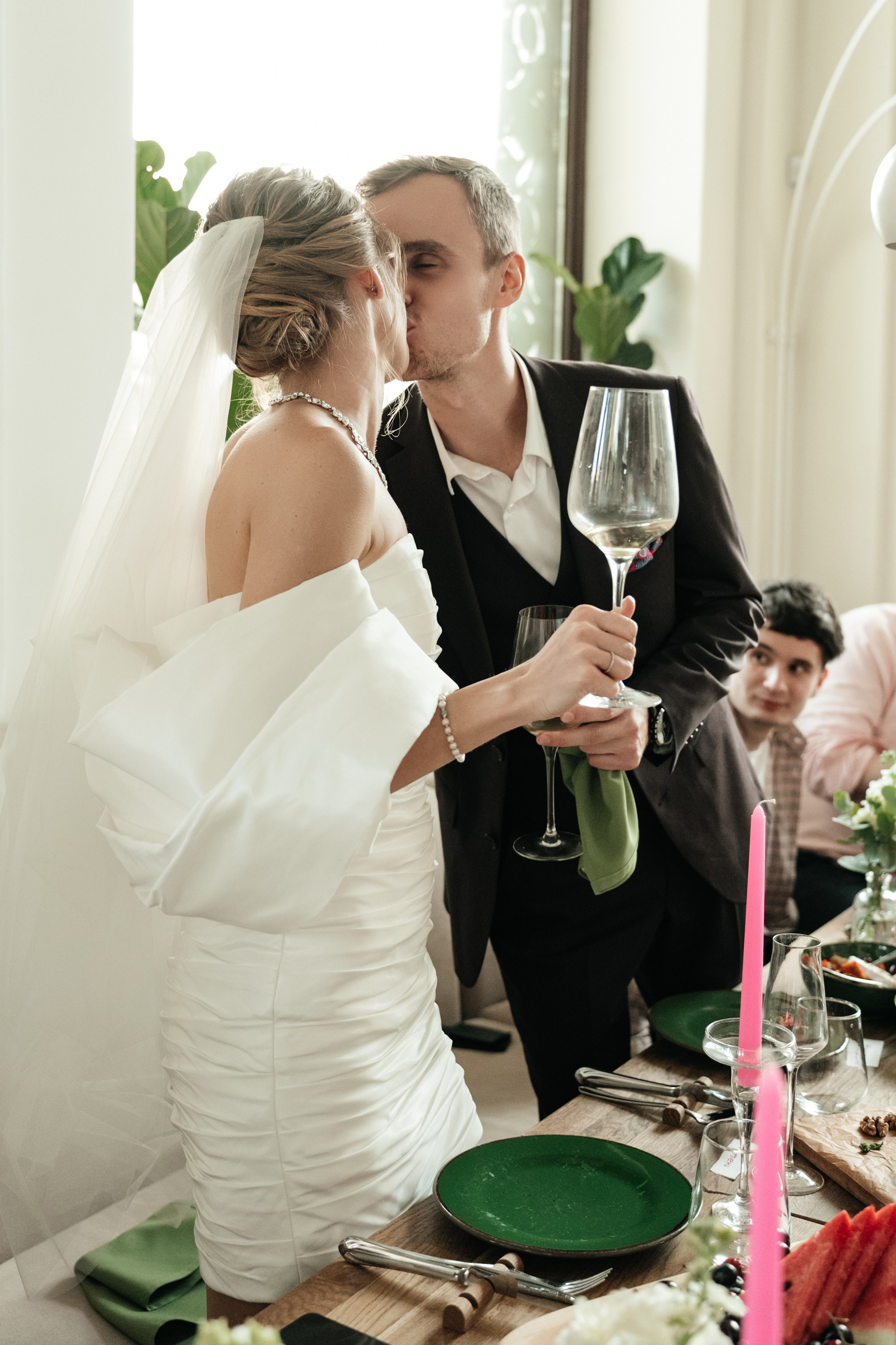 Ресторан Домик в саду, ВДНХ. Свадебный фотограф Москва Александра Аверкова