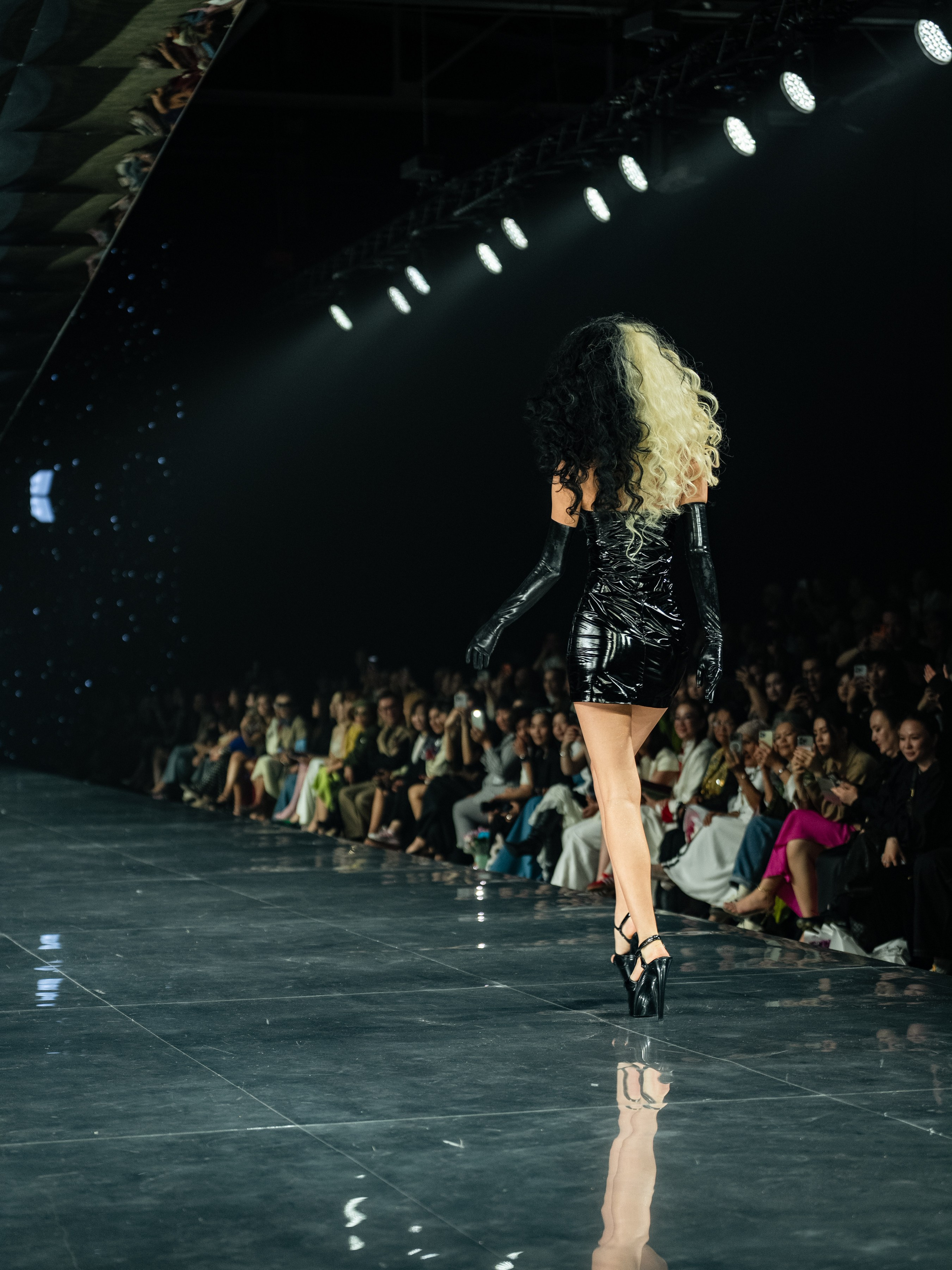 Visa Fashion Week YESYES. Сайт Алматинского НЮ АРТ, будуар и фэшн фотографа Дениса Карпенко