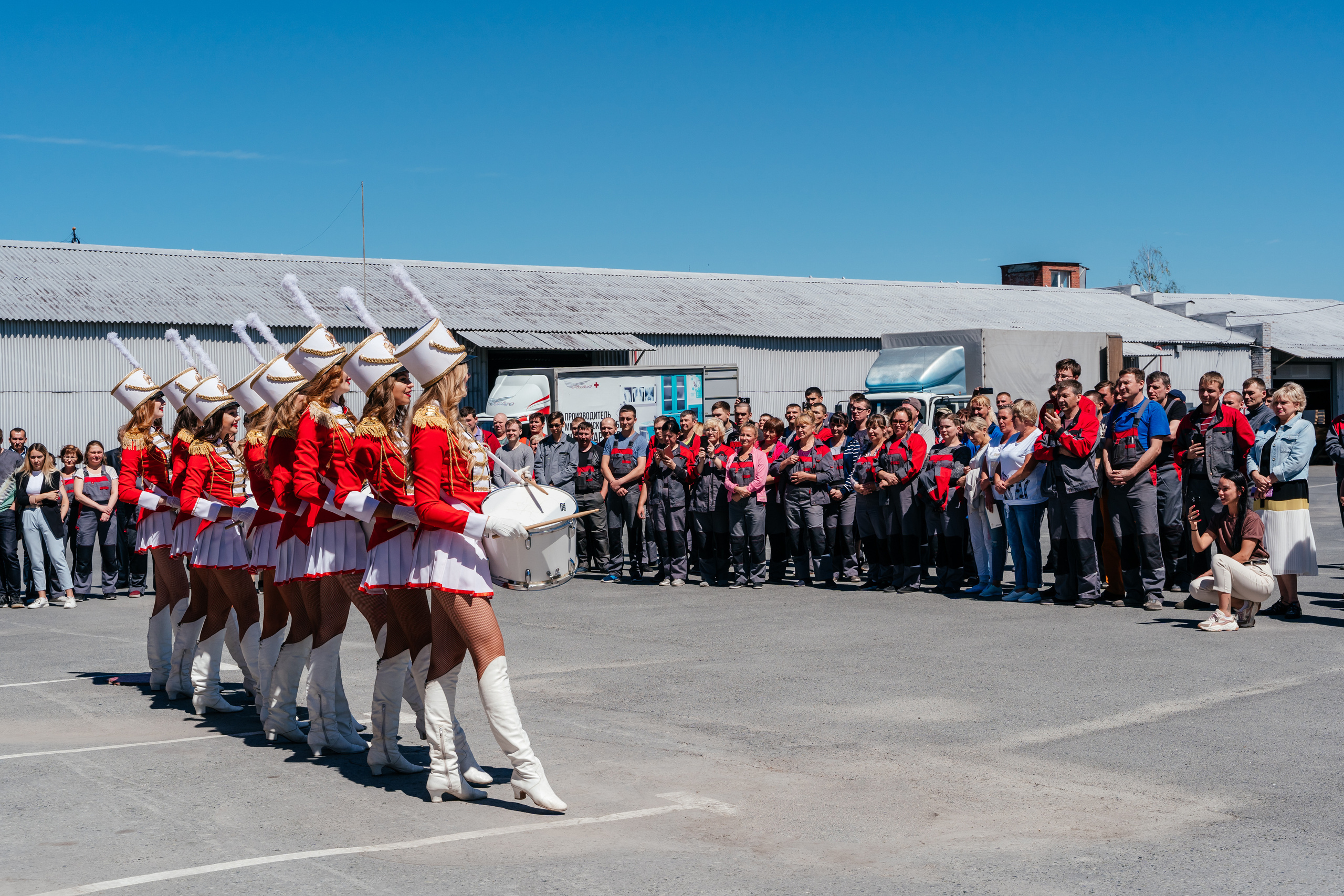 Корпоративный День рождения. Выпускные альбомы в Екатеринбурге, от Анастасии Саловой