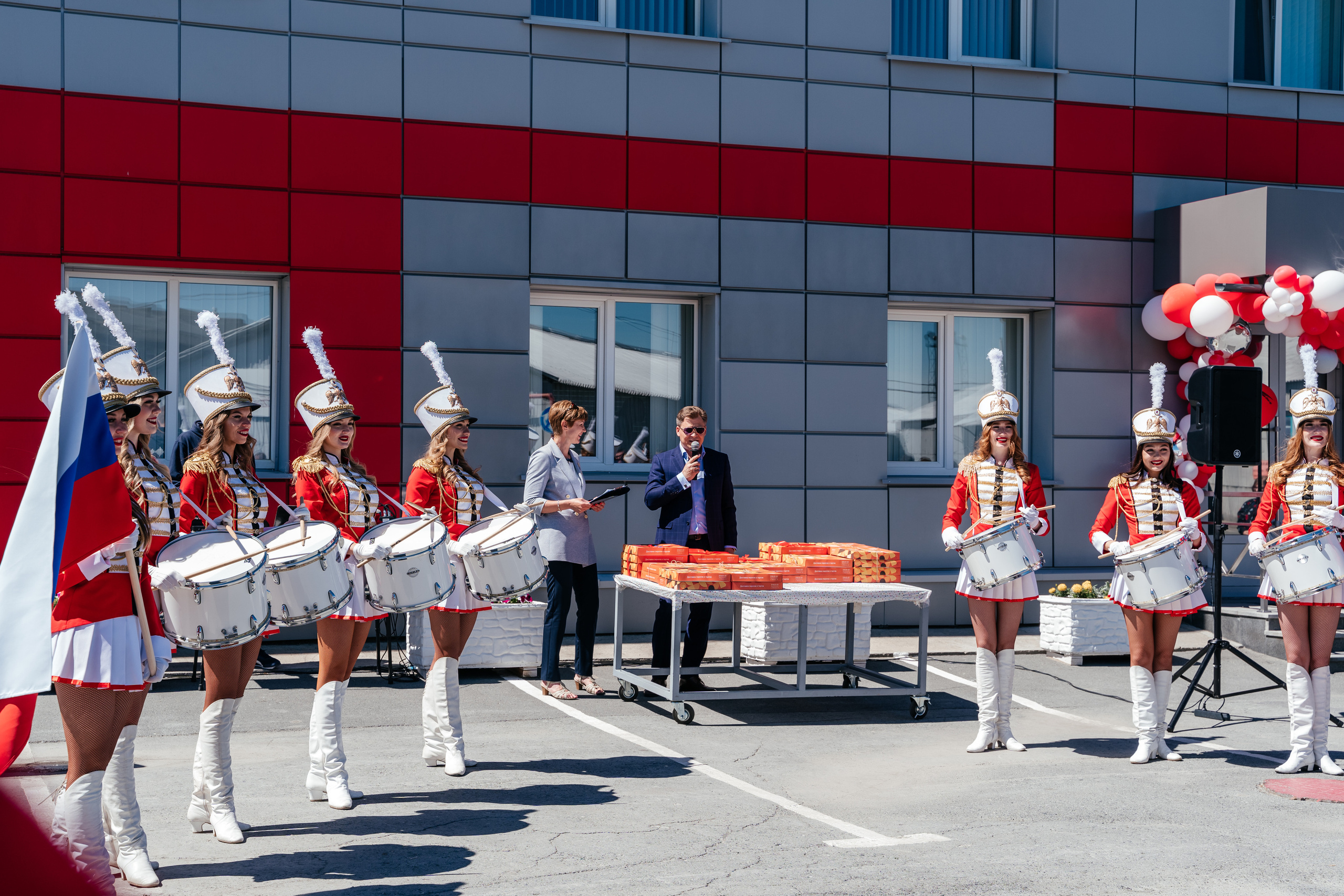 Корпоративный День рождения. Выпускные альбомы в Екатеринбурге, от Анастасии Саловой