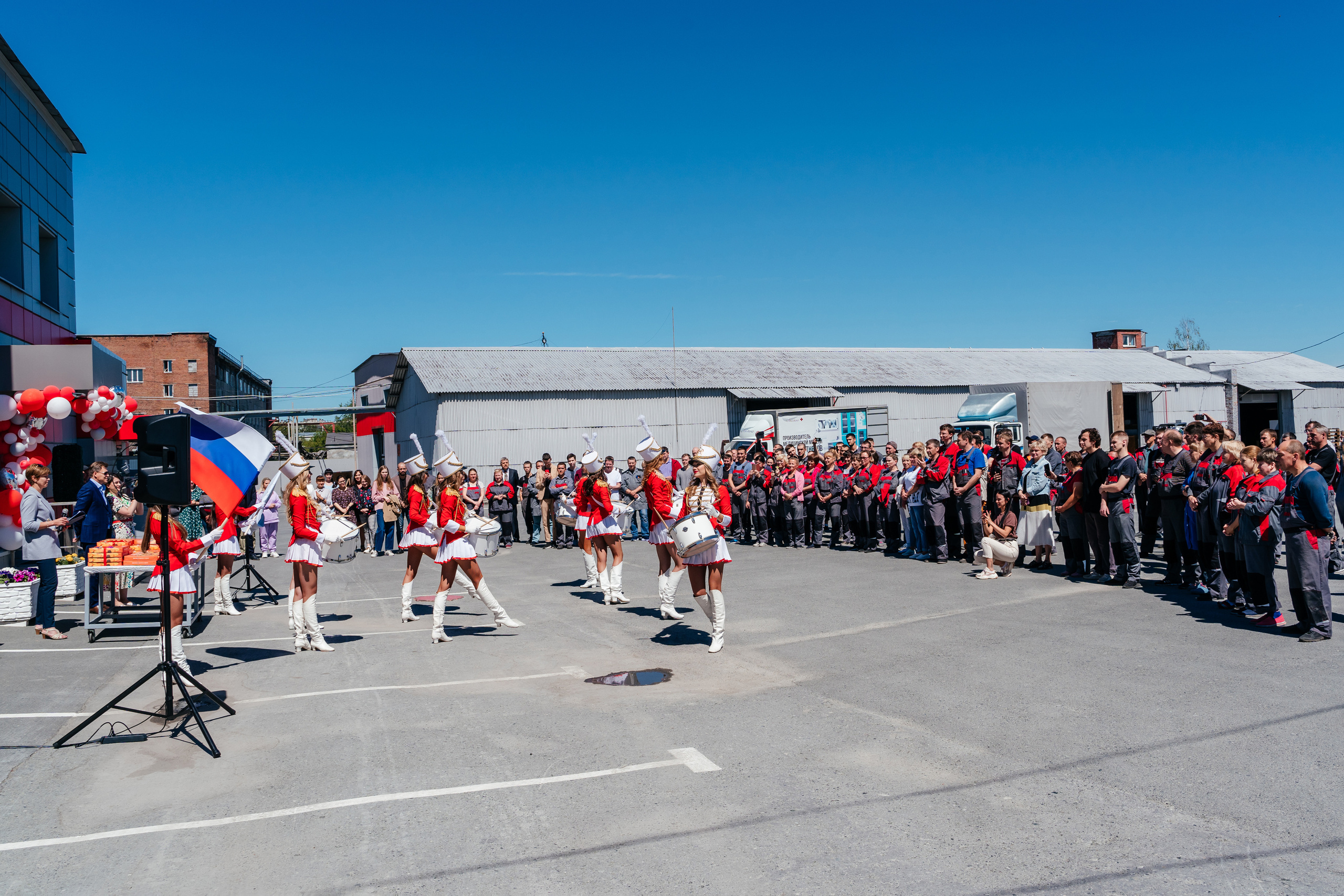 Корпоративный День рождения. Выпускные альбомы в Екатеринбурге, от Анастасии Саловой