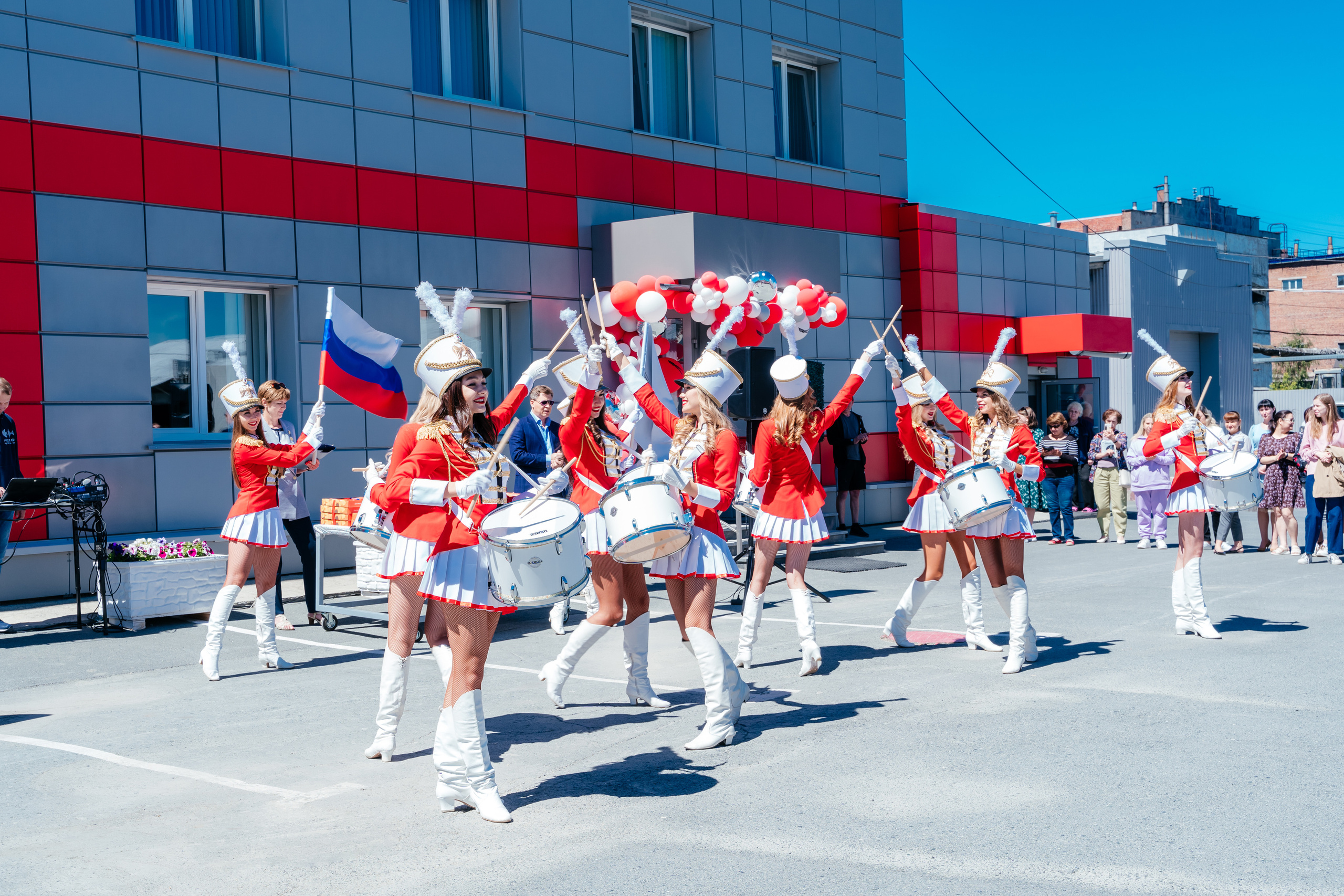 Корпоративный День рождения. Выпускные альбомы в Екатеринбурге, от Анастасии Саловой