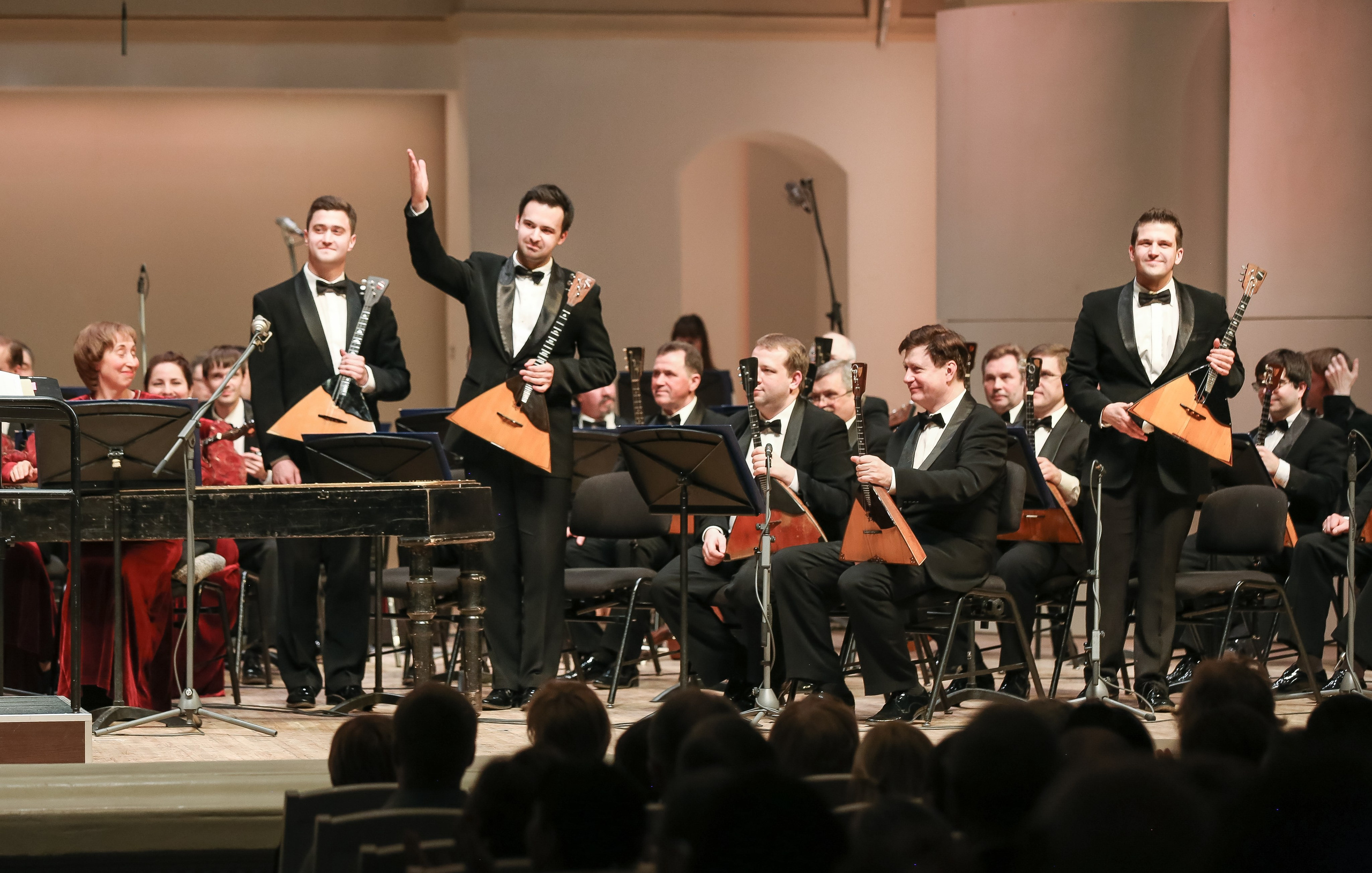 Концерт «Один виток вокруг планеты» ко Дню космонавтики. Дарья Письменюк / Darya Leitstern — фотограф, музыкант, журналист, путешественник