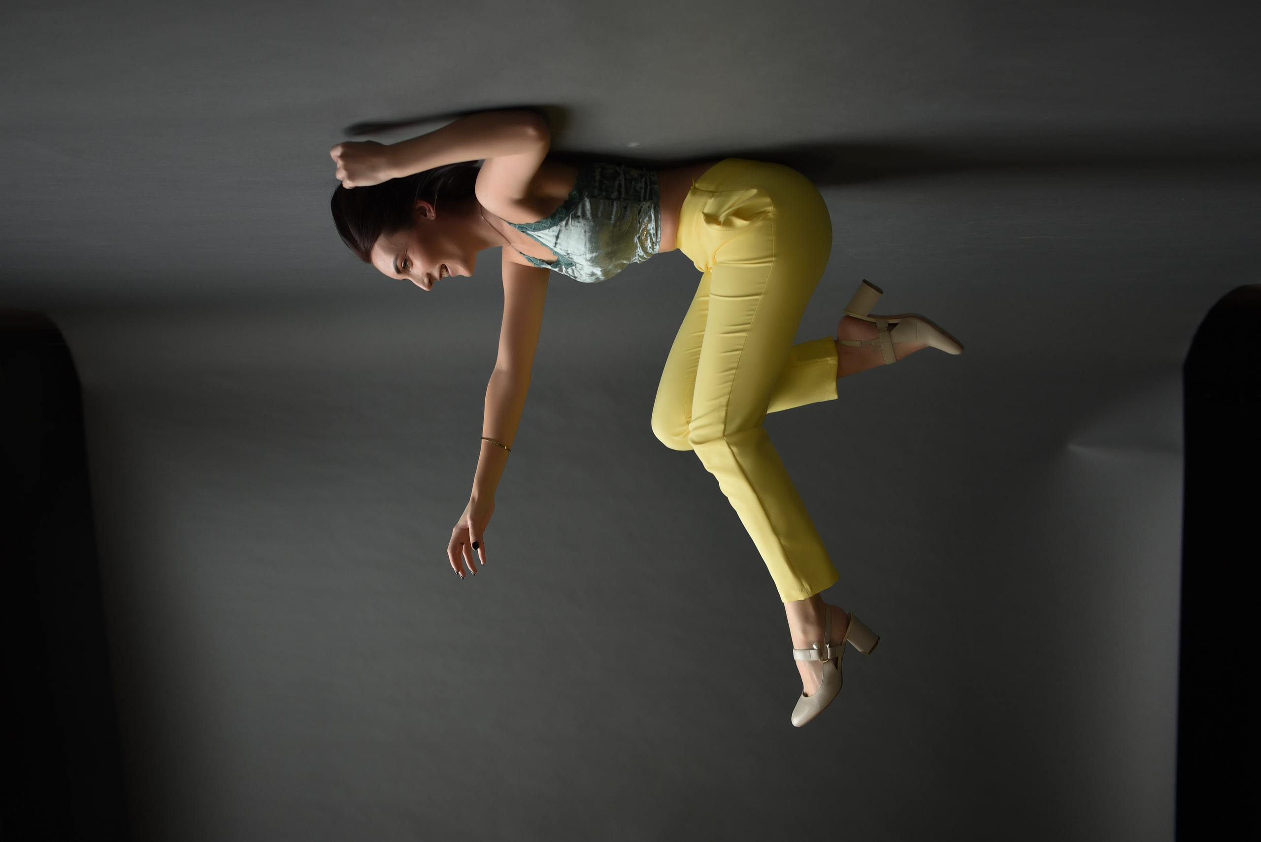 Индивидуальная студийная. Свадебный, семейный, детский, контент фотограф в Омске Максим Ильин