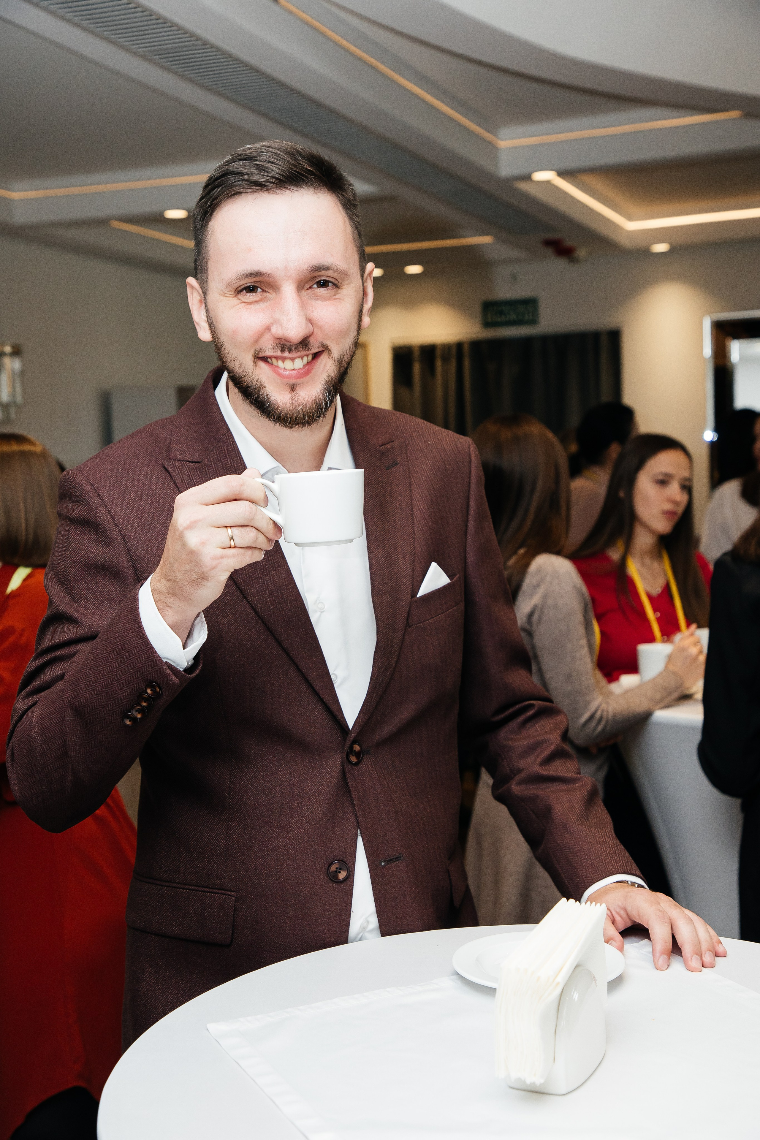 Зарплата.ру. Фотограф Денис Лесковский (Тюмень)