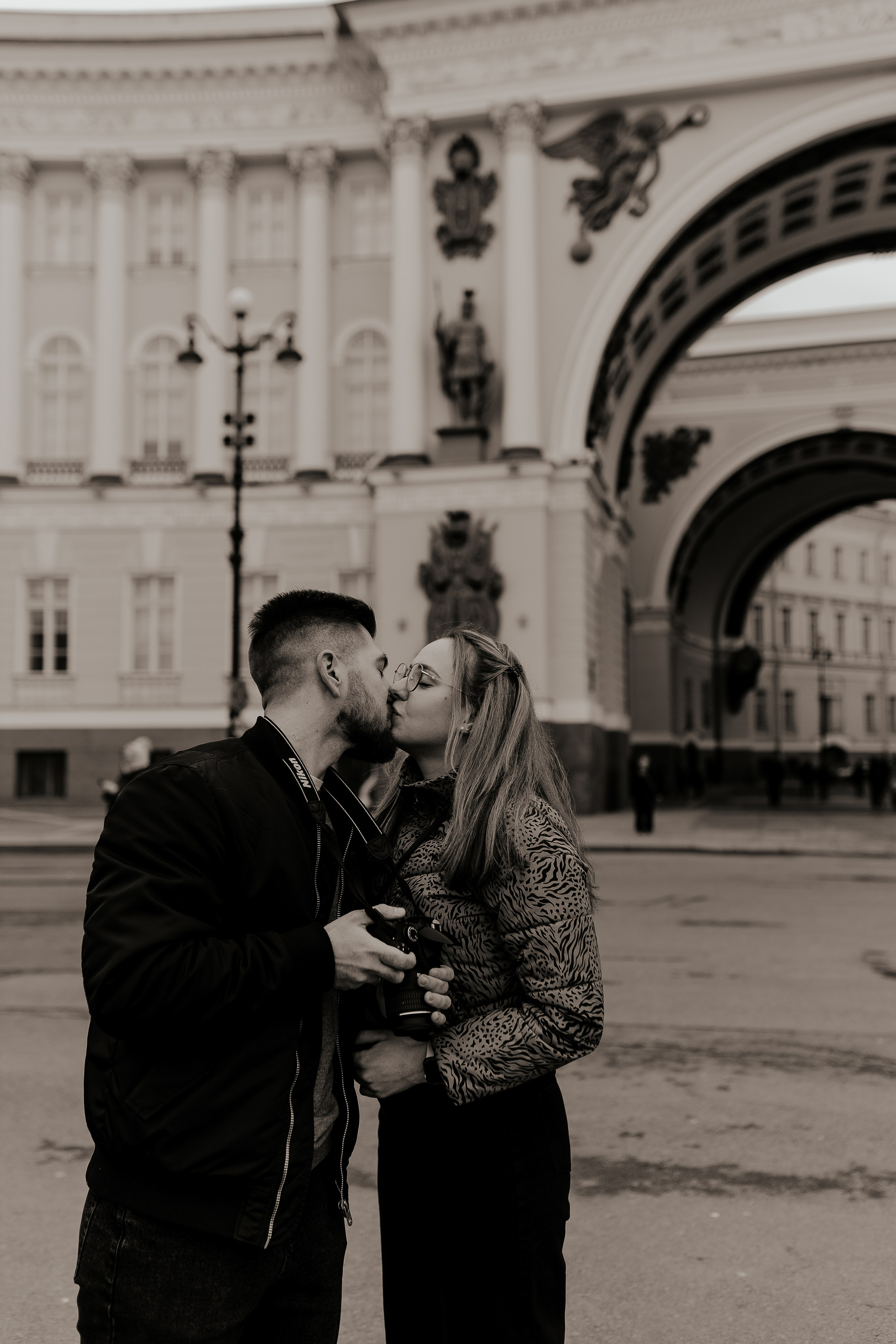 Пара у главного штаба. Фотограф в Санкт-Петербурге Лиза Семченкова