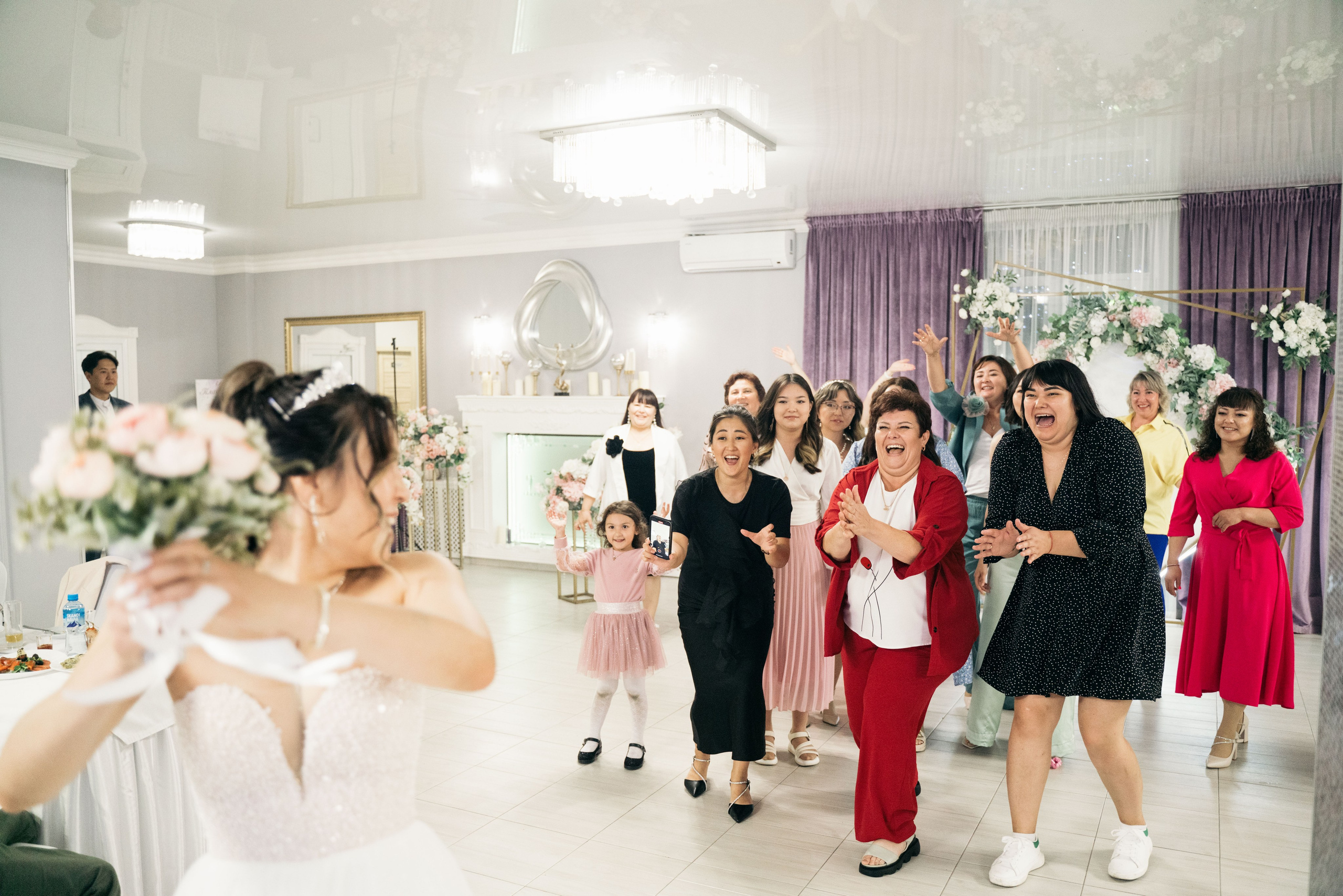 Ильнур и Динара. Свадебный день. Отбор. Кафе Ля делис. Семейный и свадебный фотограф Молодзяновская Елена