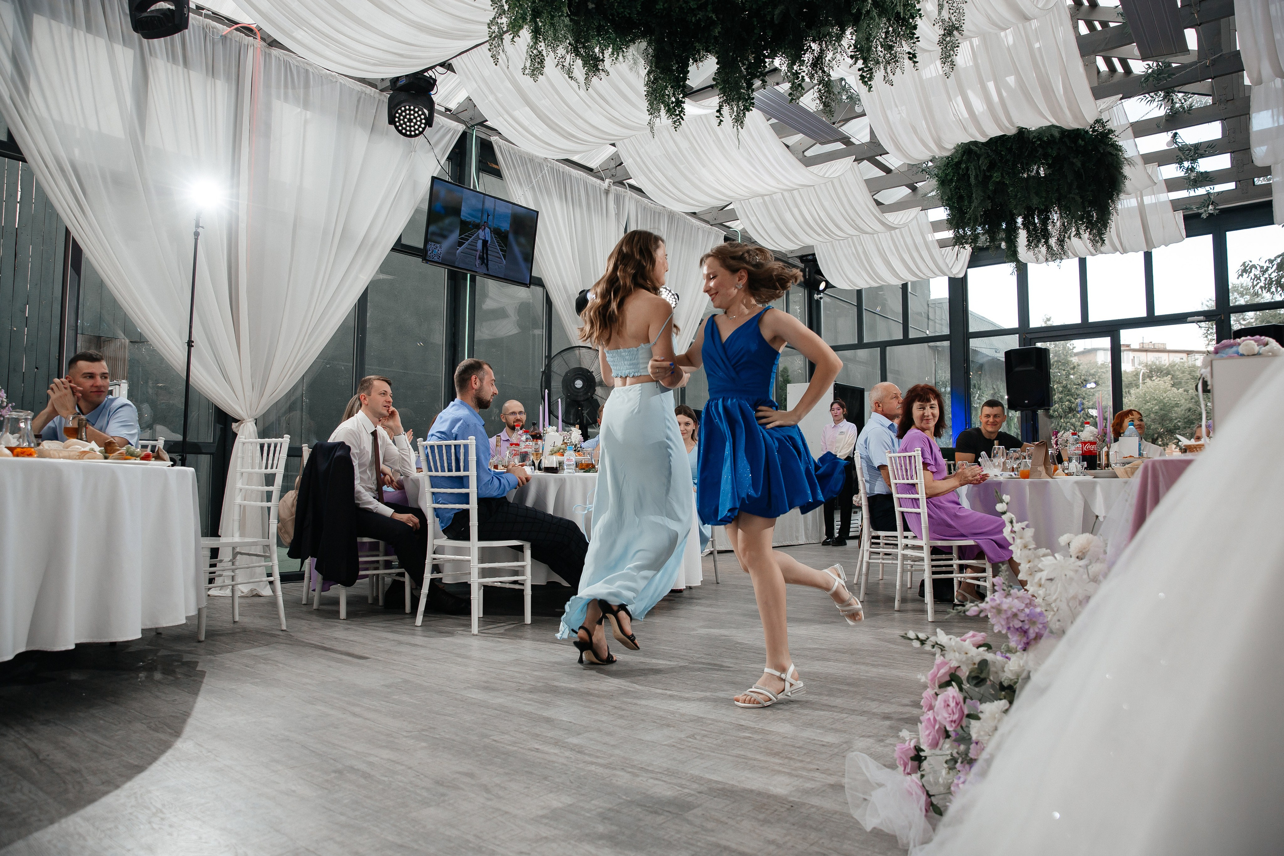 А&А — фотосессия на стадионе. Свадебный фотограф в Оренбурге Илья Володьков