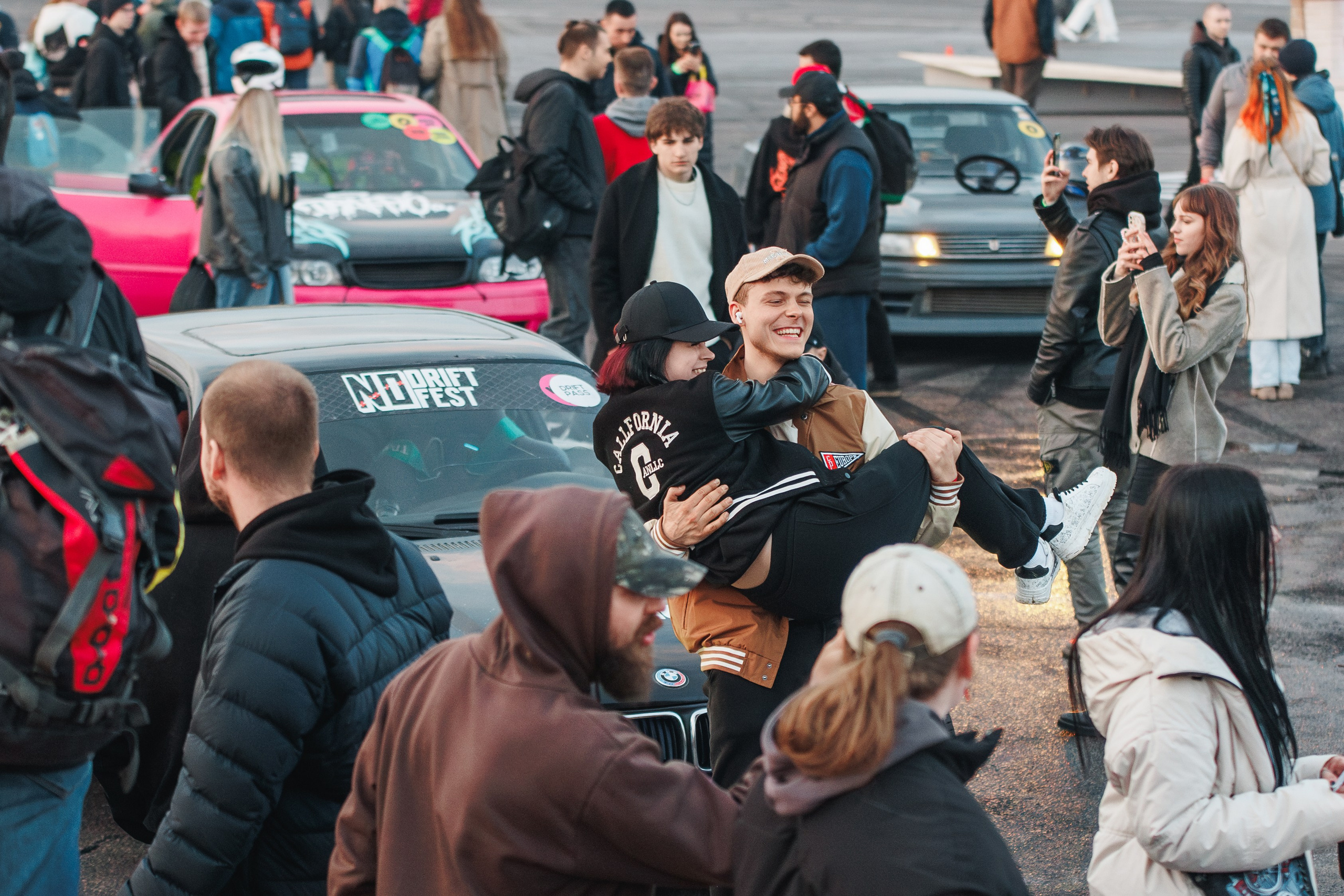 Выставка и дрифт машин. Репортажный фотограф. Москва. Алина Ланская