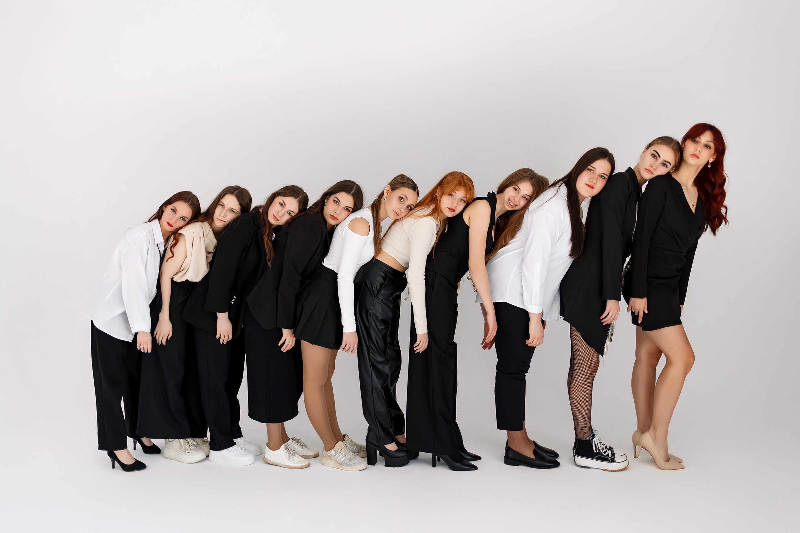 11 класс съемка на циклораме. Фотограф Любовь Корниенко, Примоский край