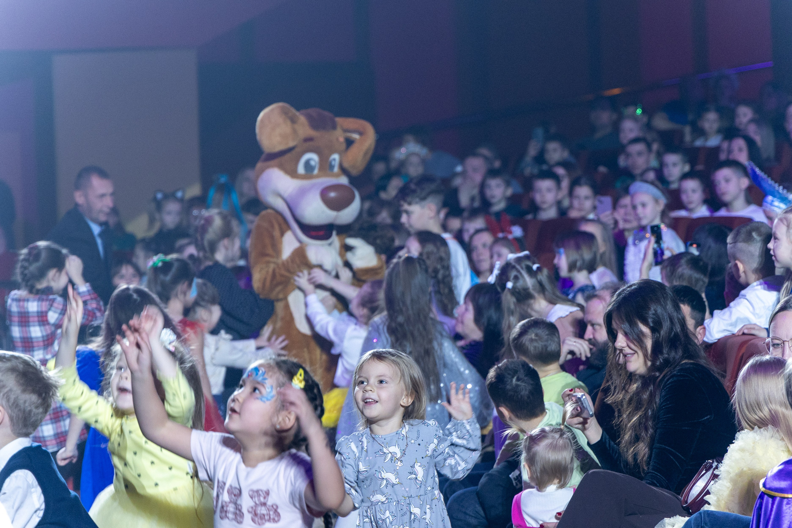 Ёлка телеканала МУЛЬТ в ККТ Космос. Семейный и репортажный фотограф Наташа Давыдова