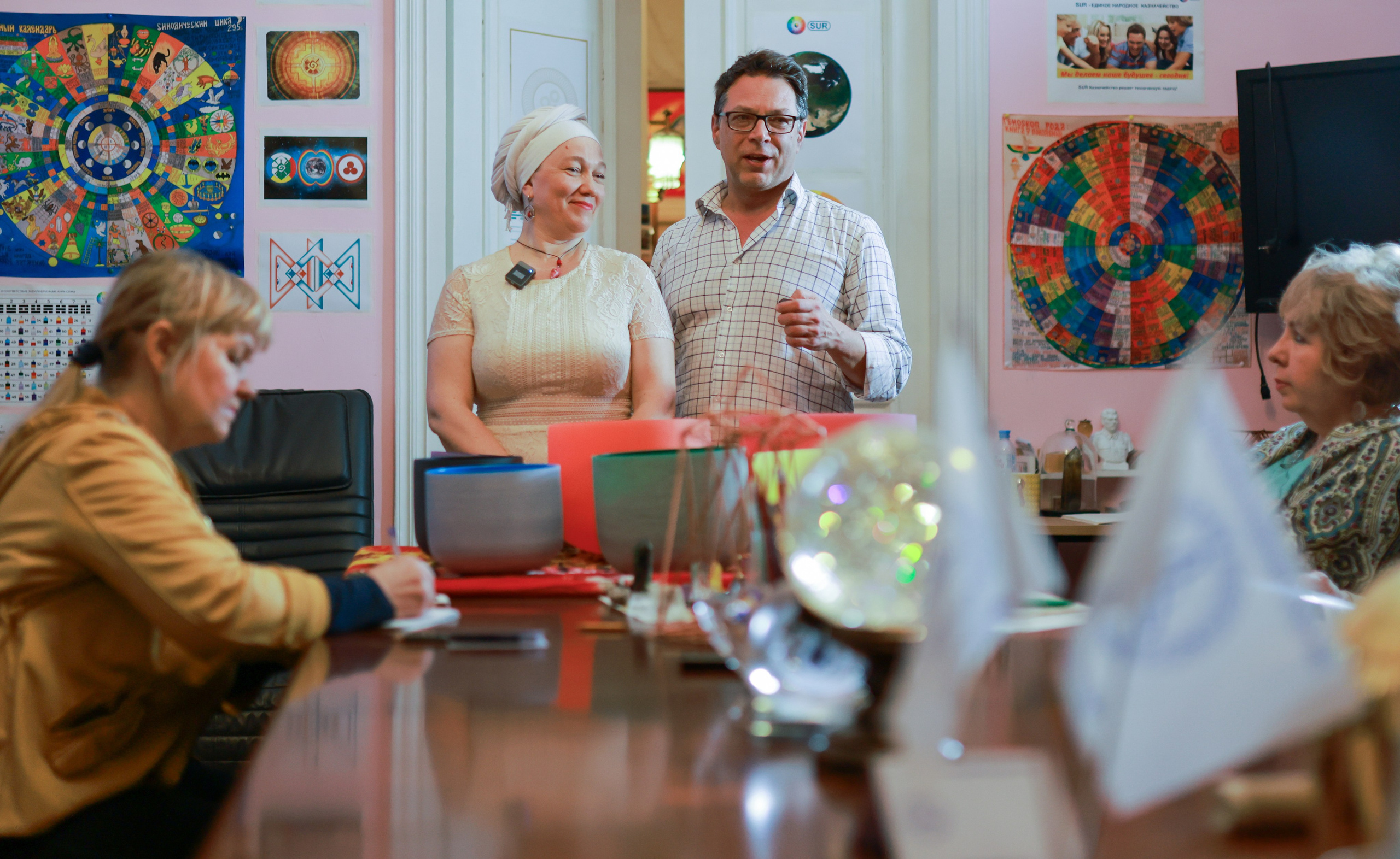 Встреча эзотериков и учёных. Фотограф репортажей и стритфотосессий в Москве Людмила Смирнова