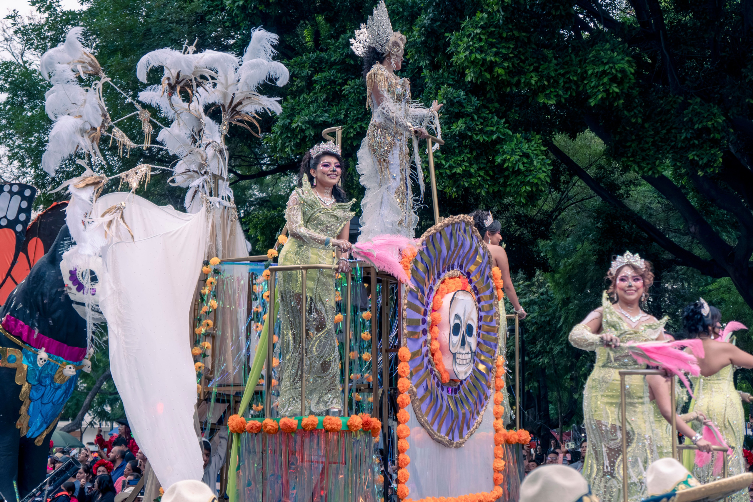 Day of the Dead. Ofrenda & Parade. CDMX Photography | Alex Klenin| Portrait & Event Photographer