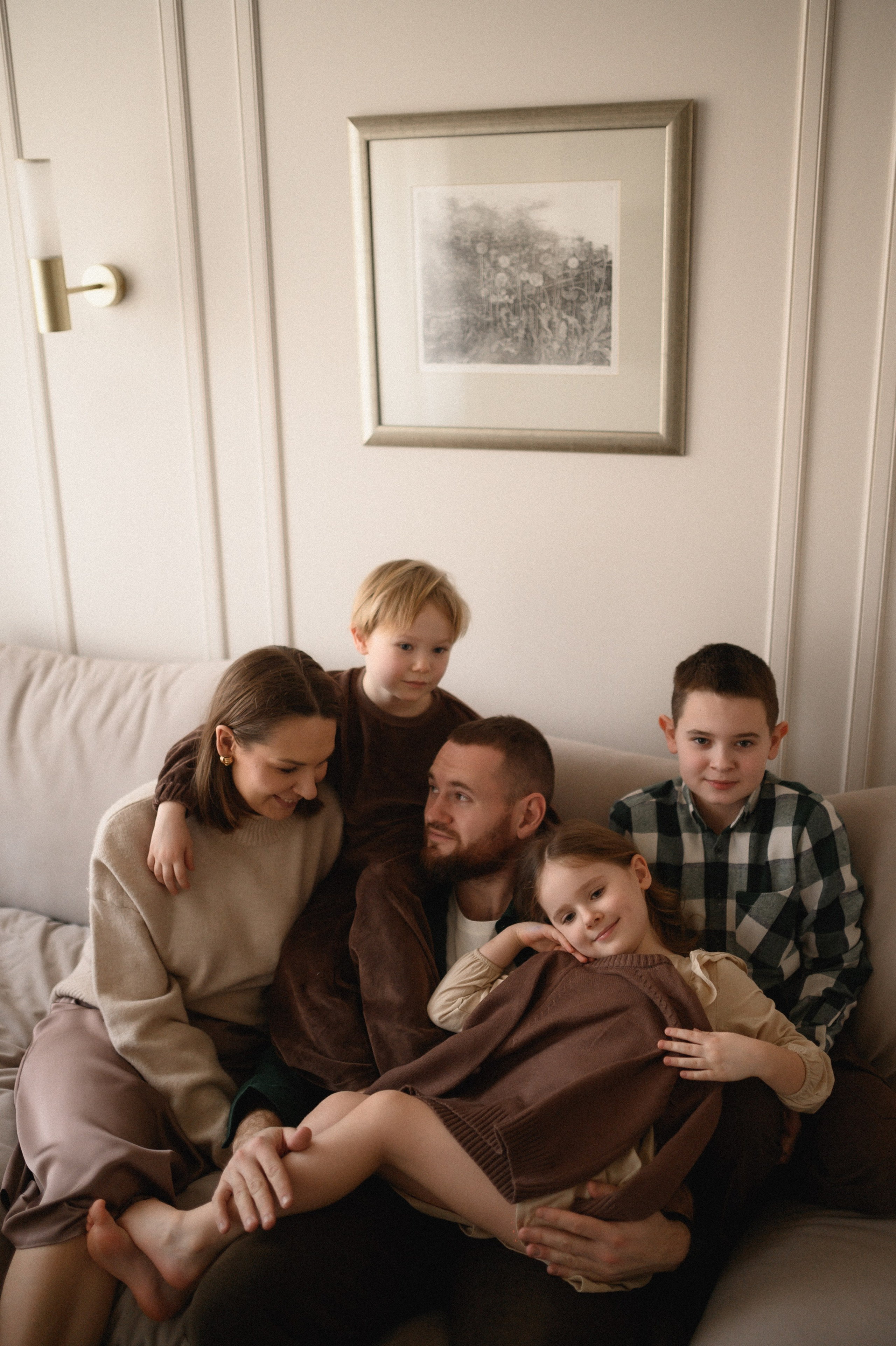 Валентин, Ирина, Евсей, Кира и Агата дома. Семейный и свадебный lifestyle-фотограф в Москве Мария Петрова