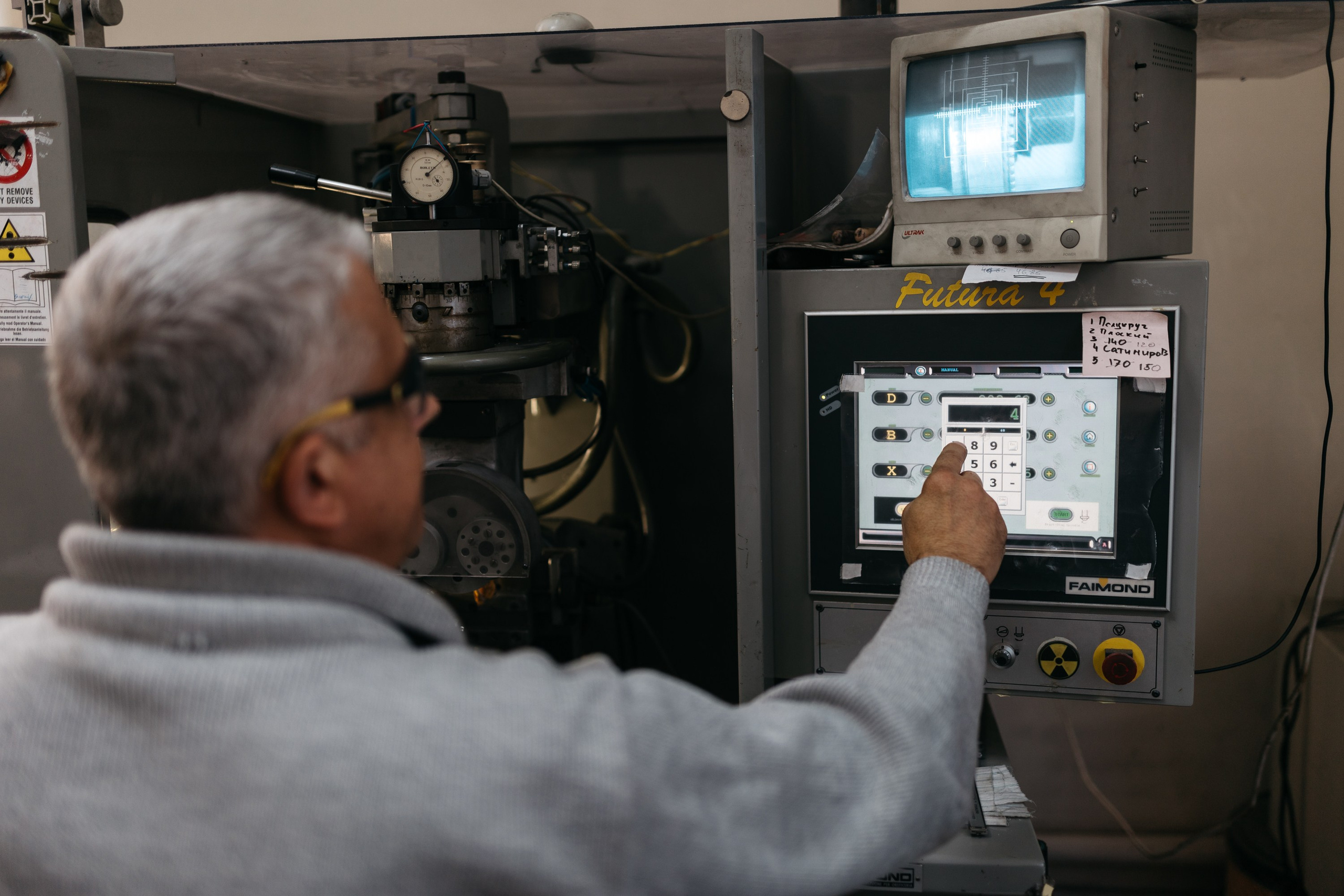 Промышленный репортаж ювелирного производства. Фотограф Олег Сотник