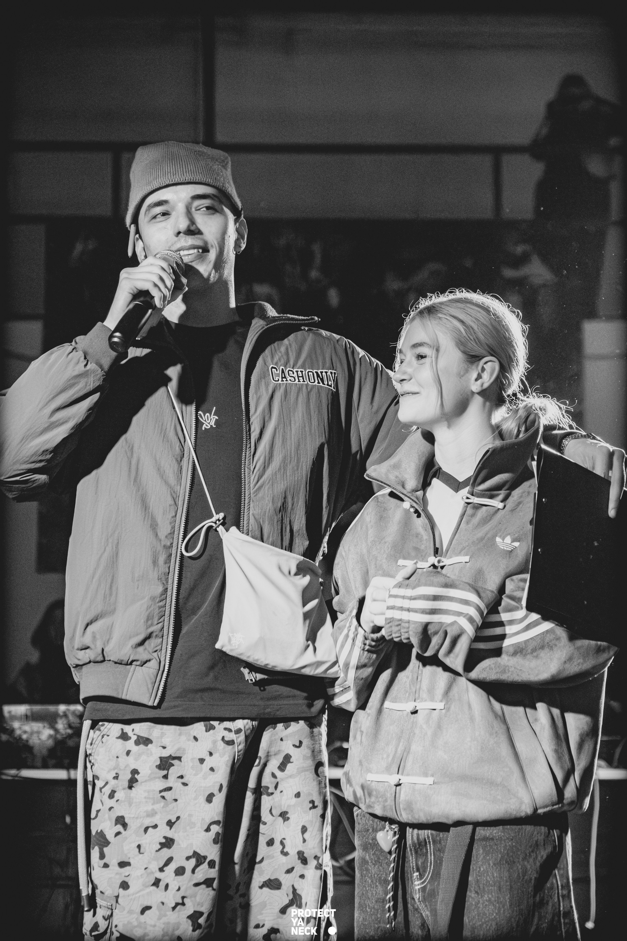 PROTECT YA NECK 22/03 (@youlovebu). Соня бу тебя сфоткала