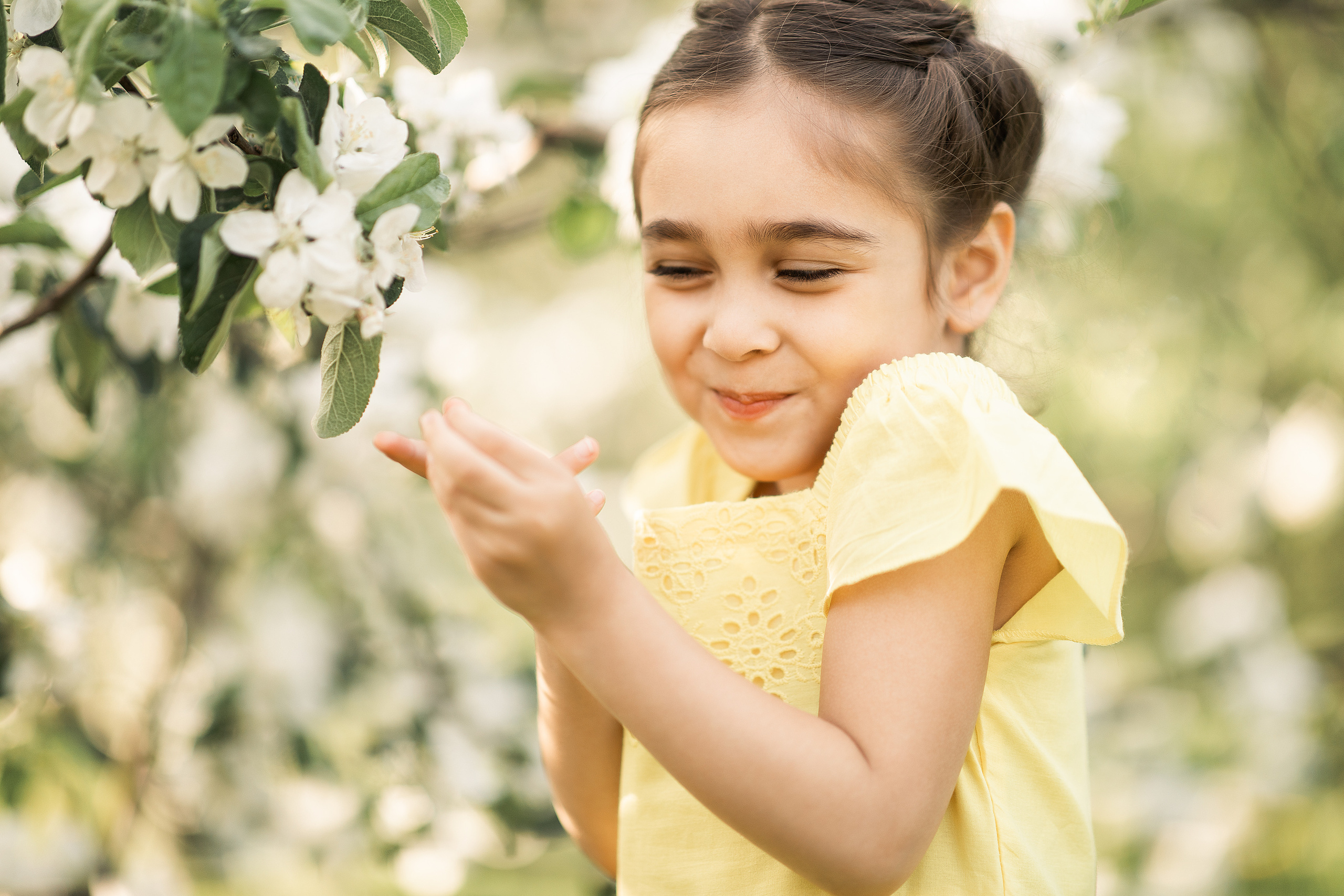 Анна Лебедева Фотограф детский семейная съемка женский портрет студийная съемка фотоконтент весенняя фотосессия фотопроект детская цветение