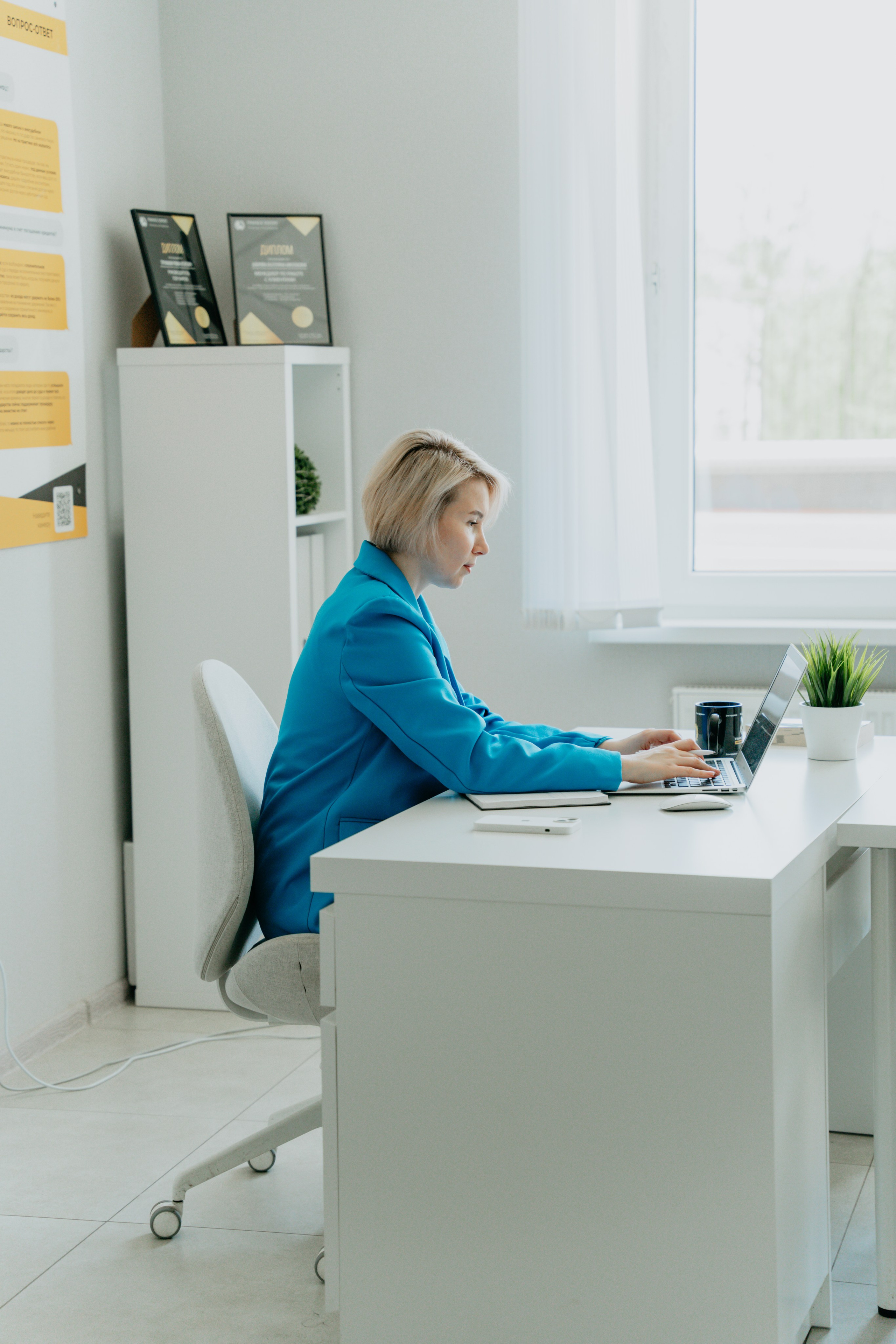 Юристы. Контент