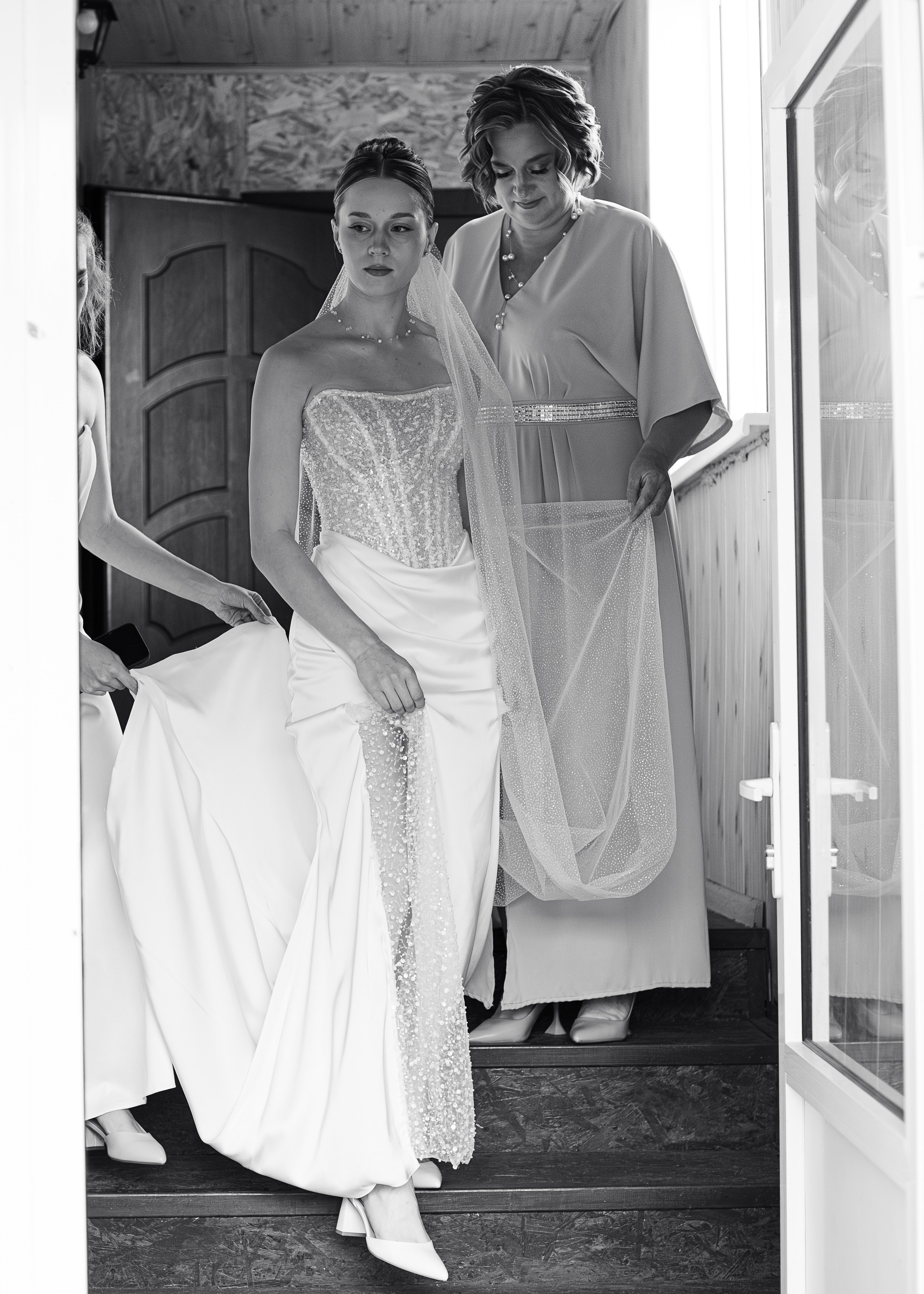 Магия свадебного дня в Новосибирске, свадебная лавстори в студии и на уличной локации. Фотограф Ольга Баранова