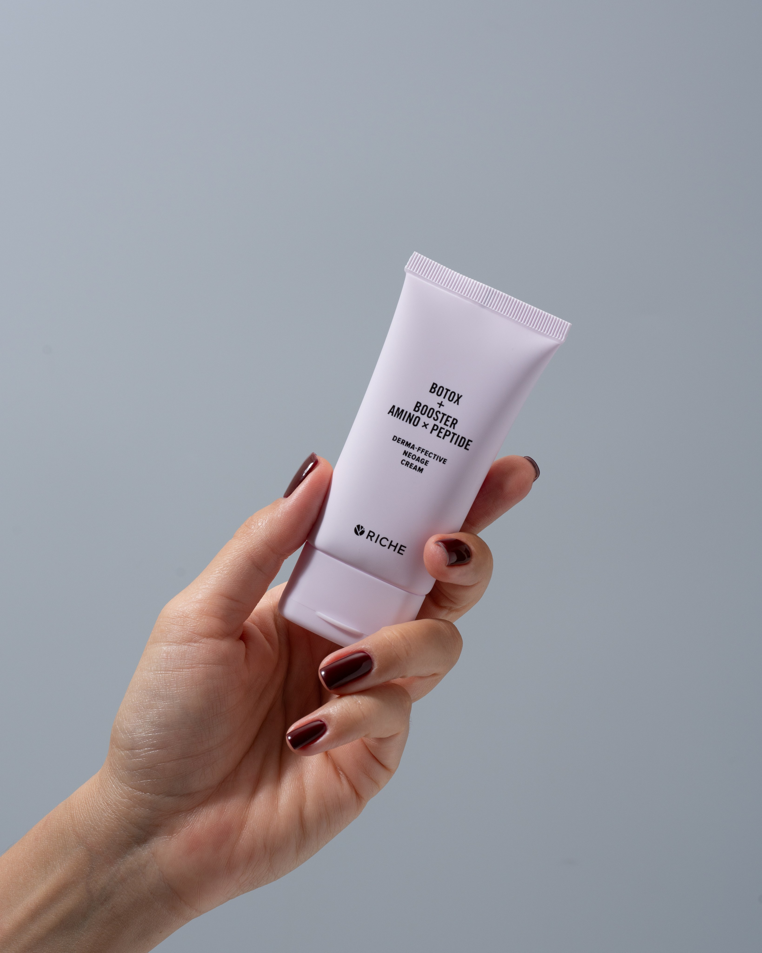 BEFORE/AFTER PRODUCT. Ekaterina Tambovtseva. Professional retoucher. Beauty. Fashion. Commercial. Retouching from $3