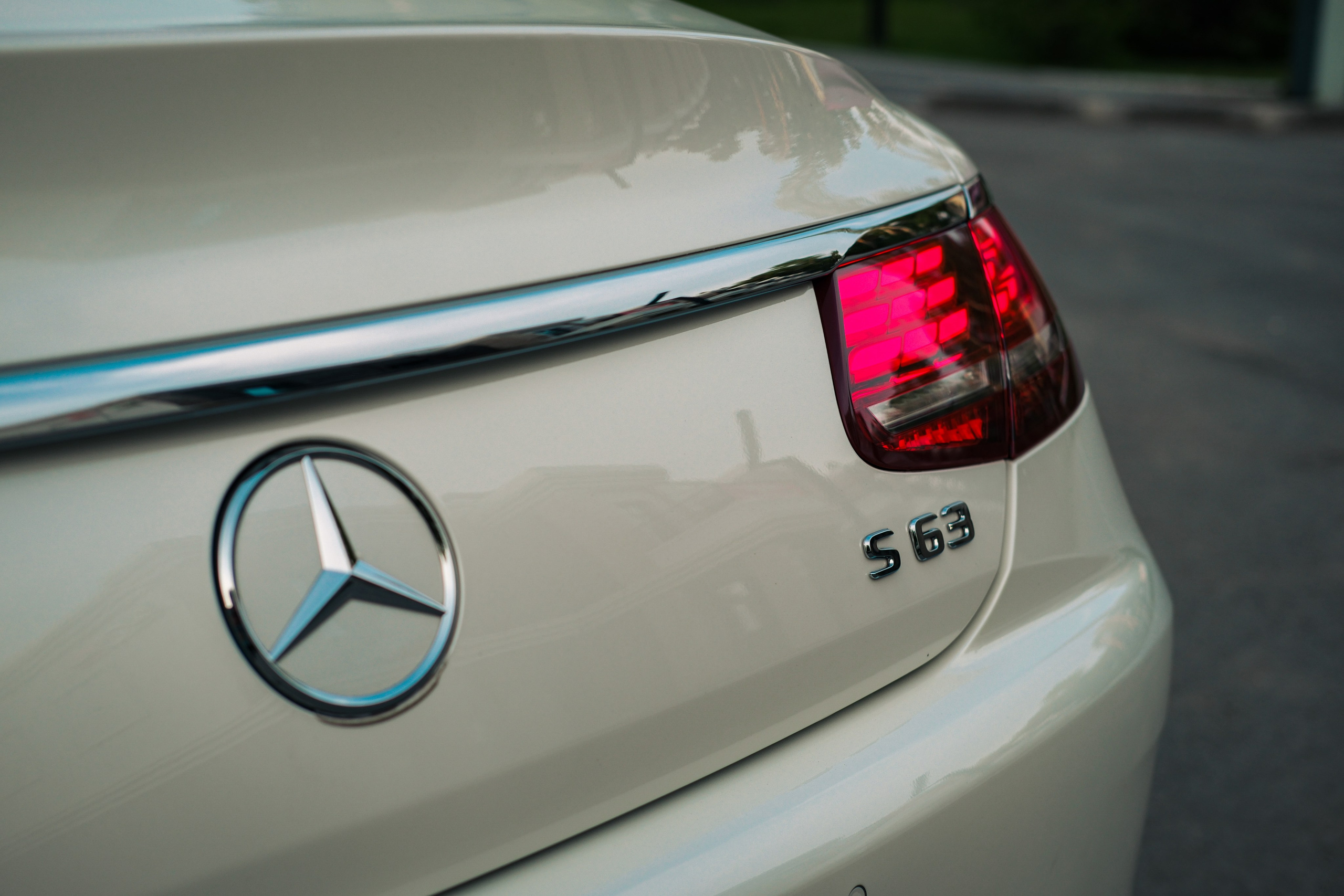 Профессиональная фотосессия Mercedes Benz S63 AMG Coupe в&nbsp;Новосибирске. Автомобильный фотограф Чанчин Владимир: детальные снимки кузова, интерьера и&nbsp;динамики. Съемка автомобиля для продажи