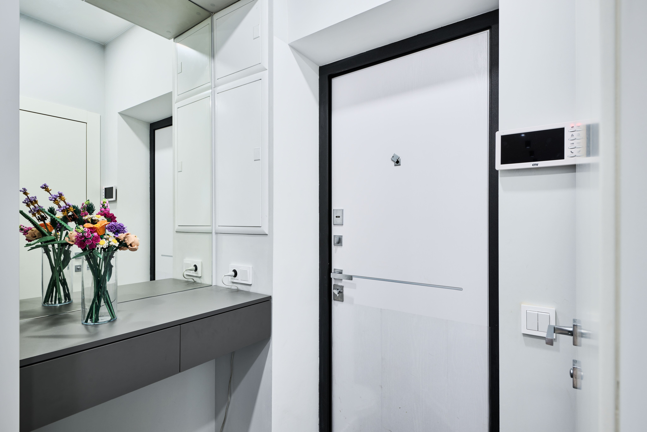 На улице Юных Ленинцев. Никита Хохловский фото и видео продакшн