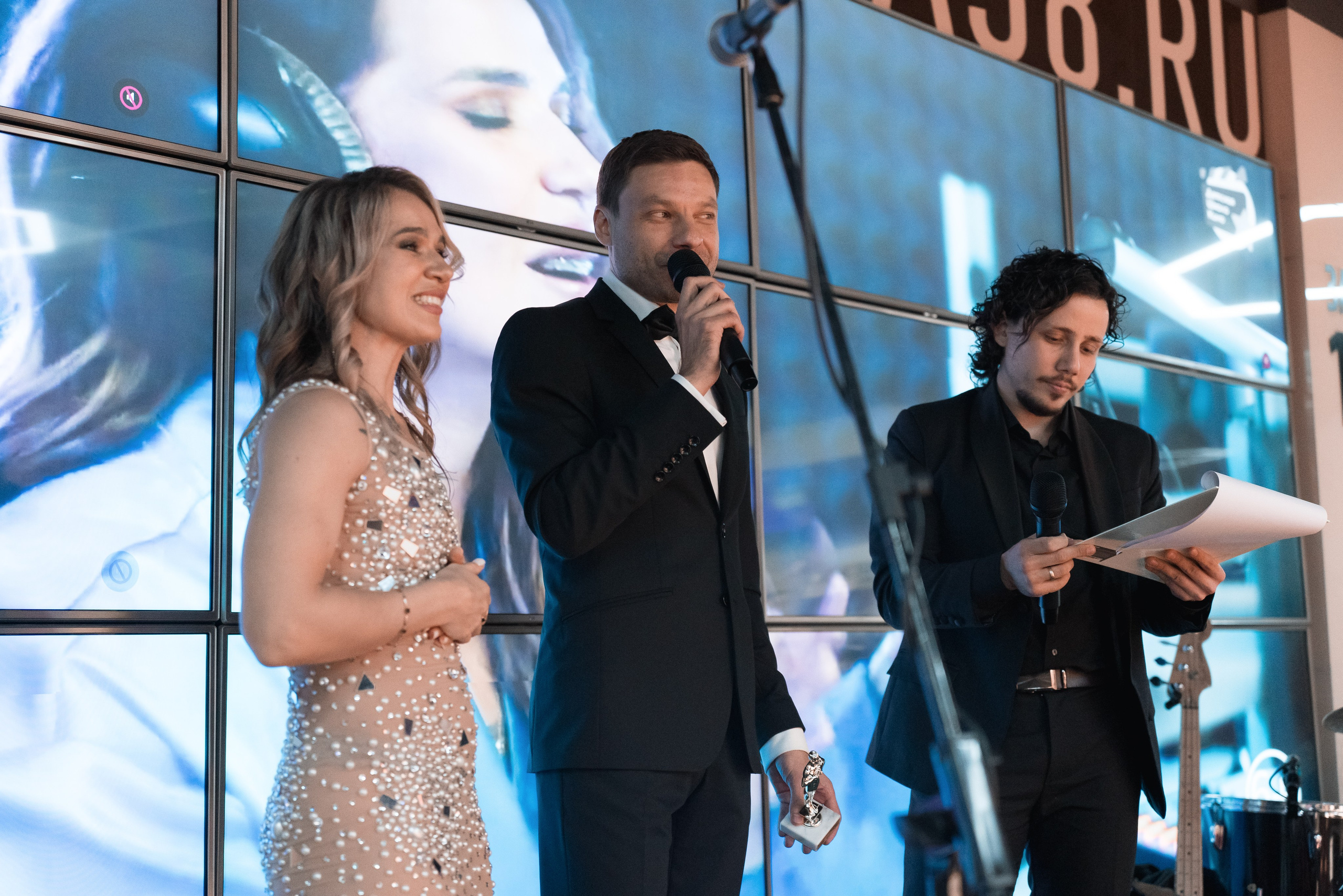 Веб-сериал «МЫ». Для тех, кто не ждёт удачи, а создаёт её. Каждая фотосессия — это твой момент, твой стиль, твой успех. 📸