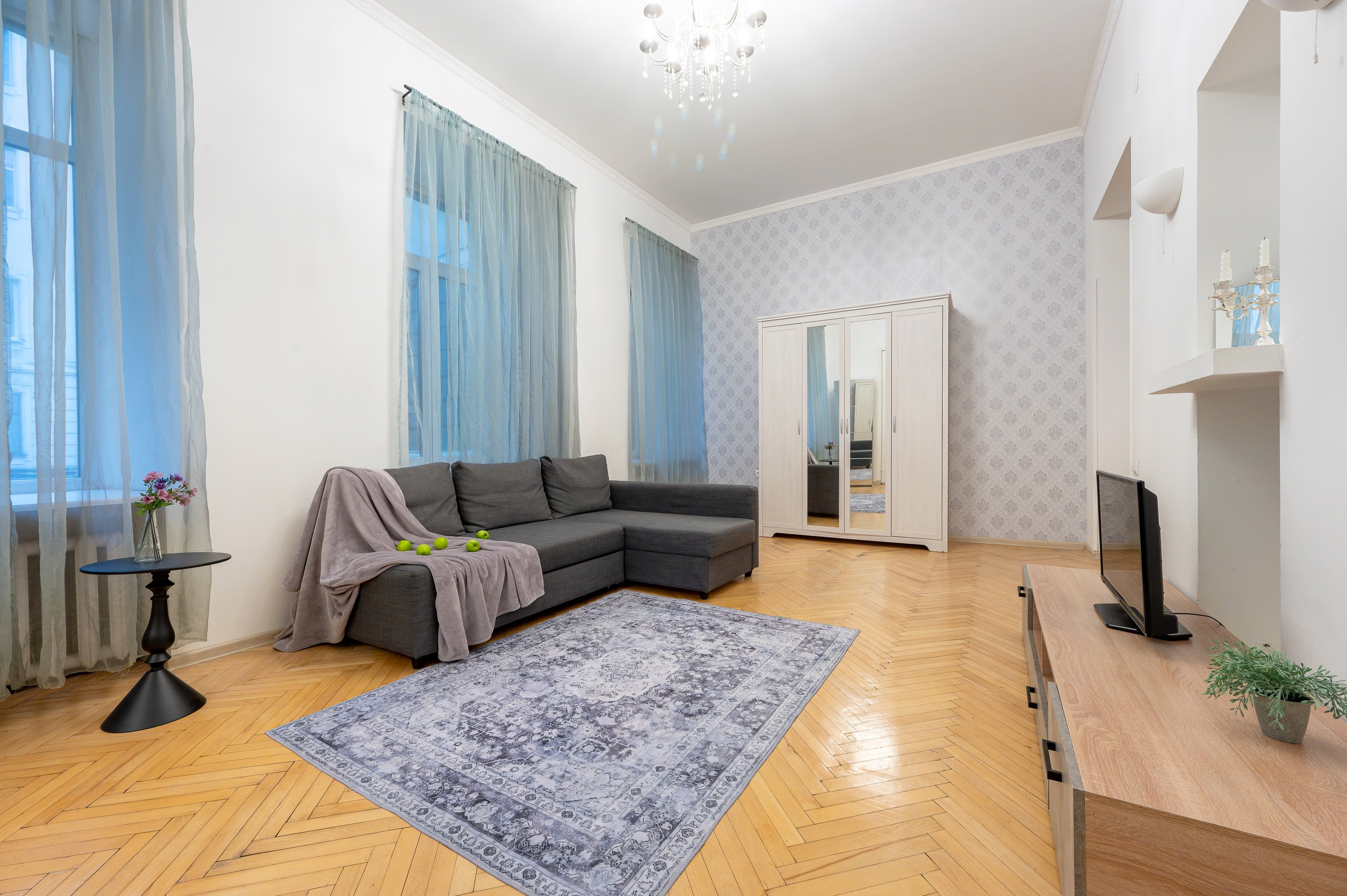 Квартира под аренду Невский 45. Интерьерный фотограф. Фото- видеосъемка недвижимости Санкт-Петербург