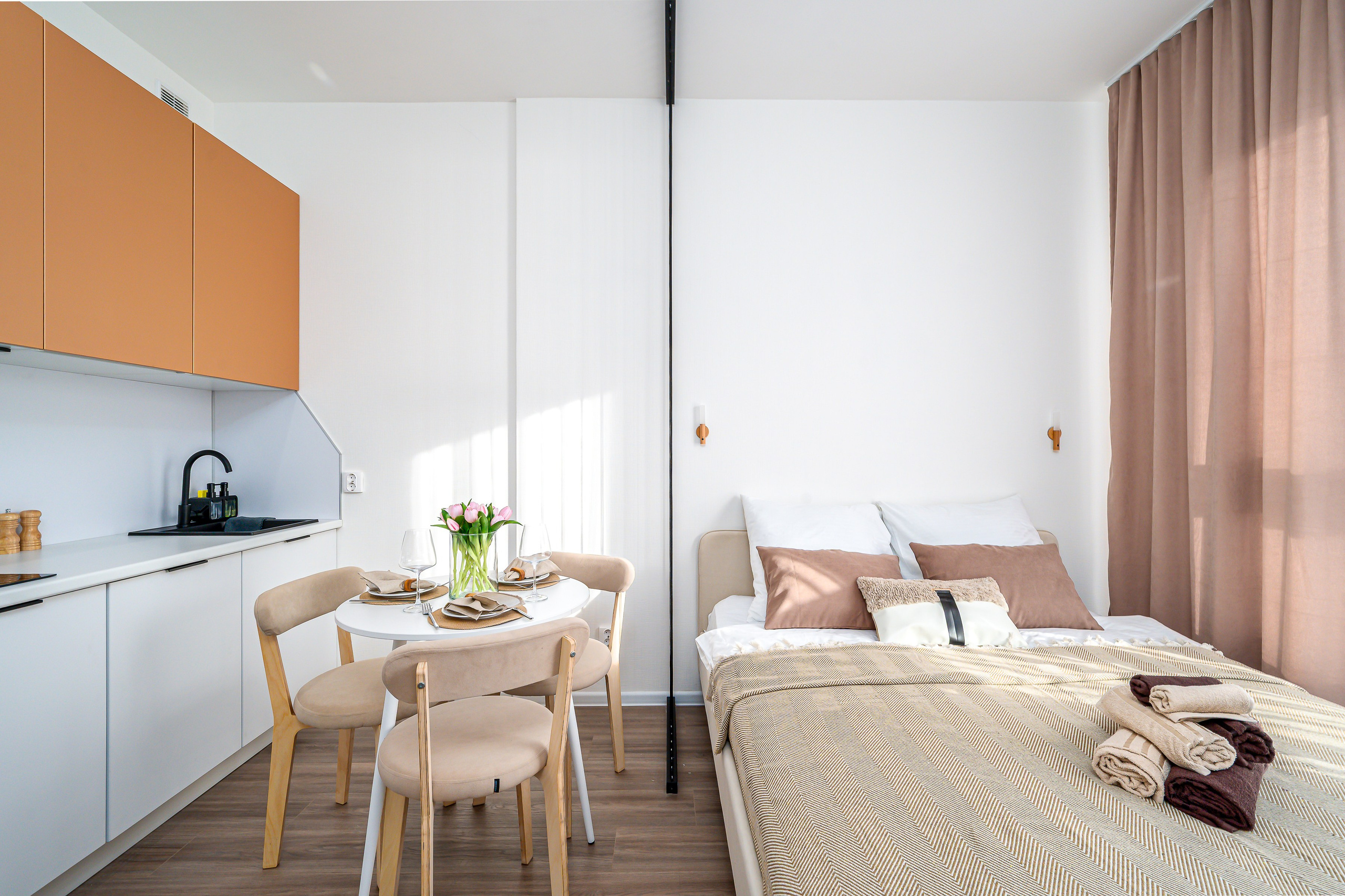 Студия на Октябрьской набережной. Интерьерный фотограф. Фото- видеосъемка недвижимости Санкт-Петербург