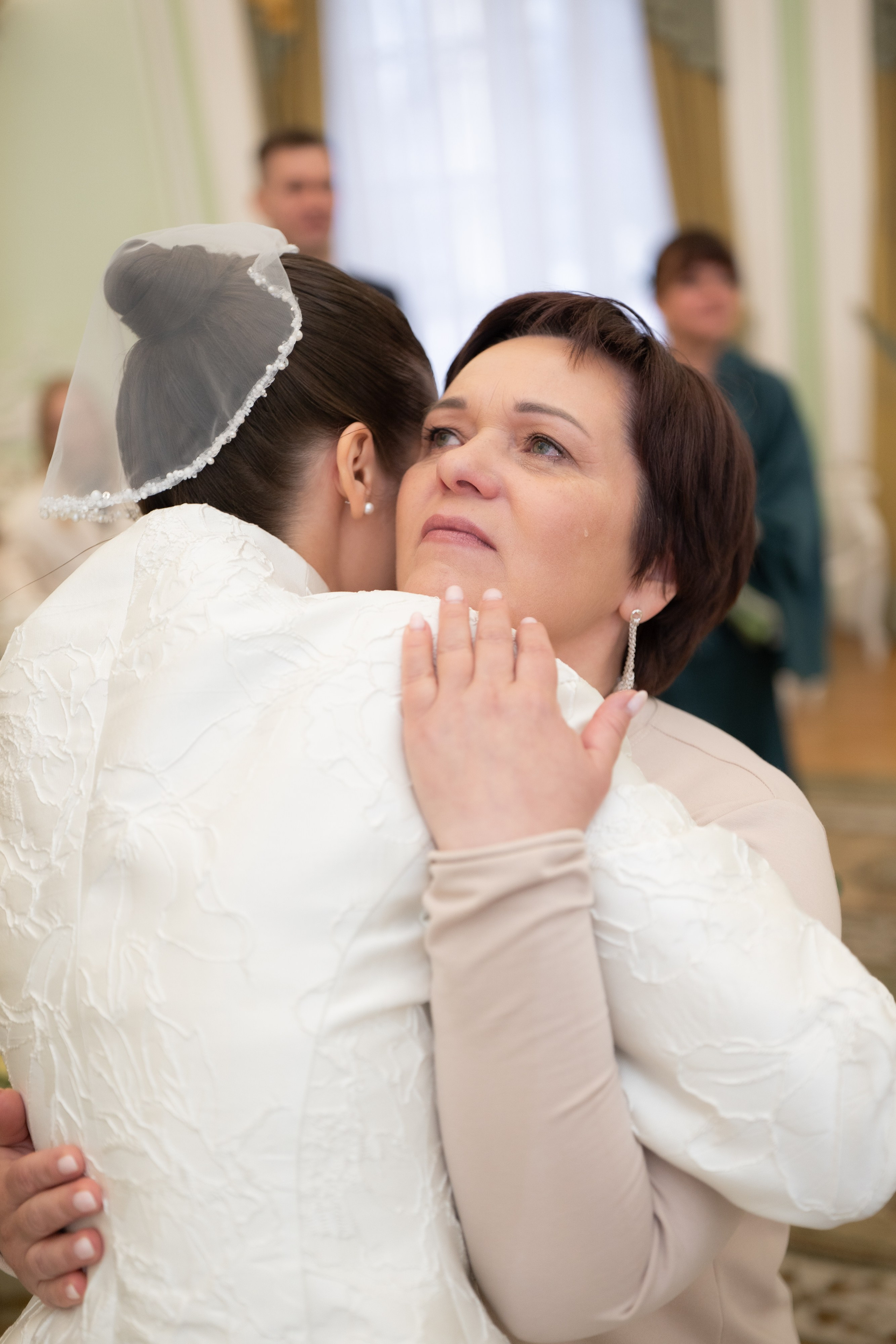 Свадебная фотосессия в Апреле в Петербурге. Свадебный фотограф Александр Невский в Санкт-Петербурге