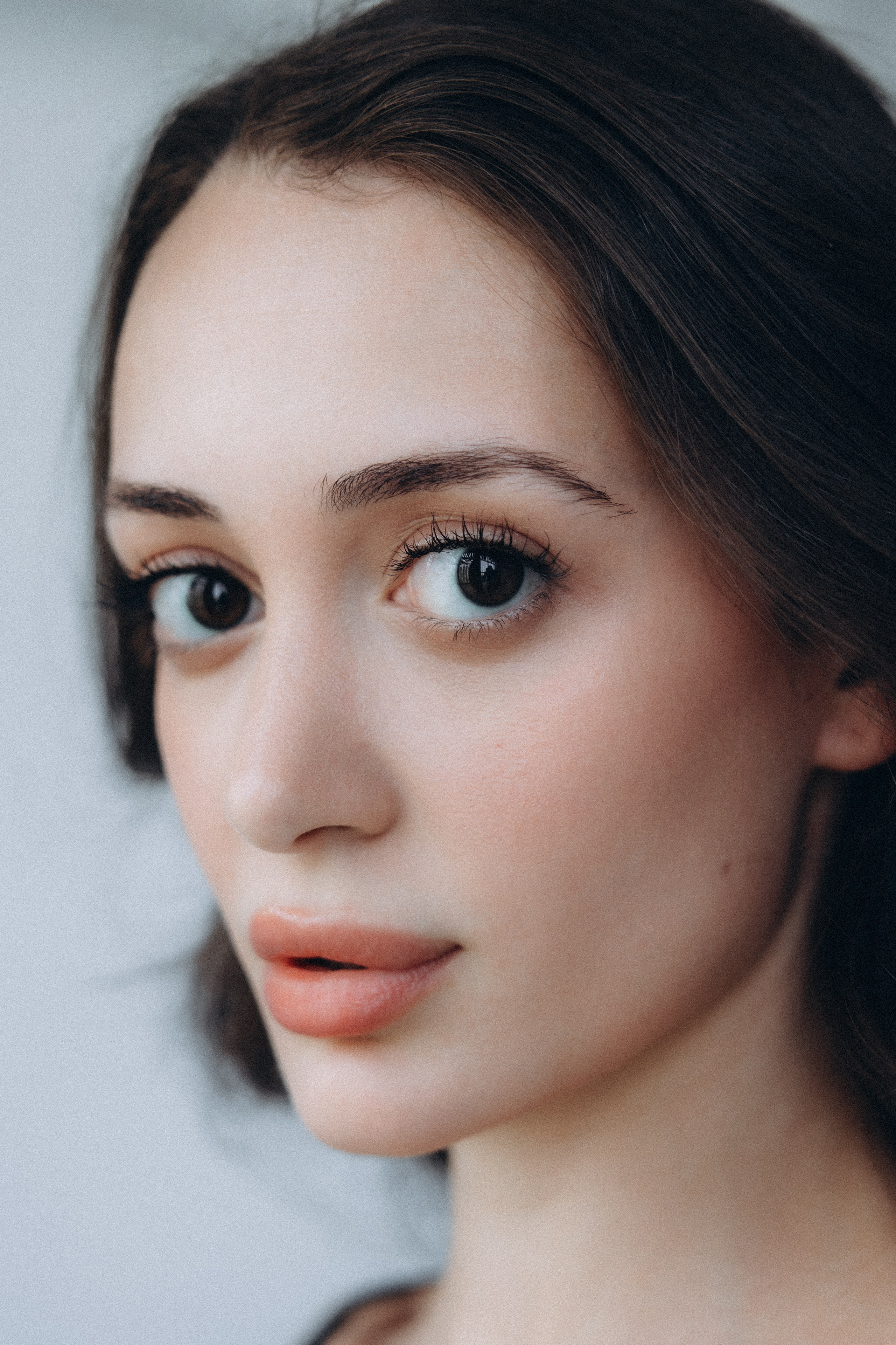 Natural photoshoot of a young woman outdoors