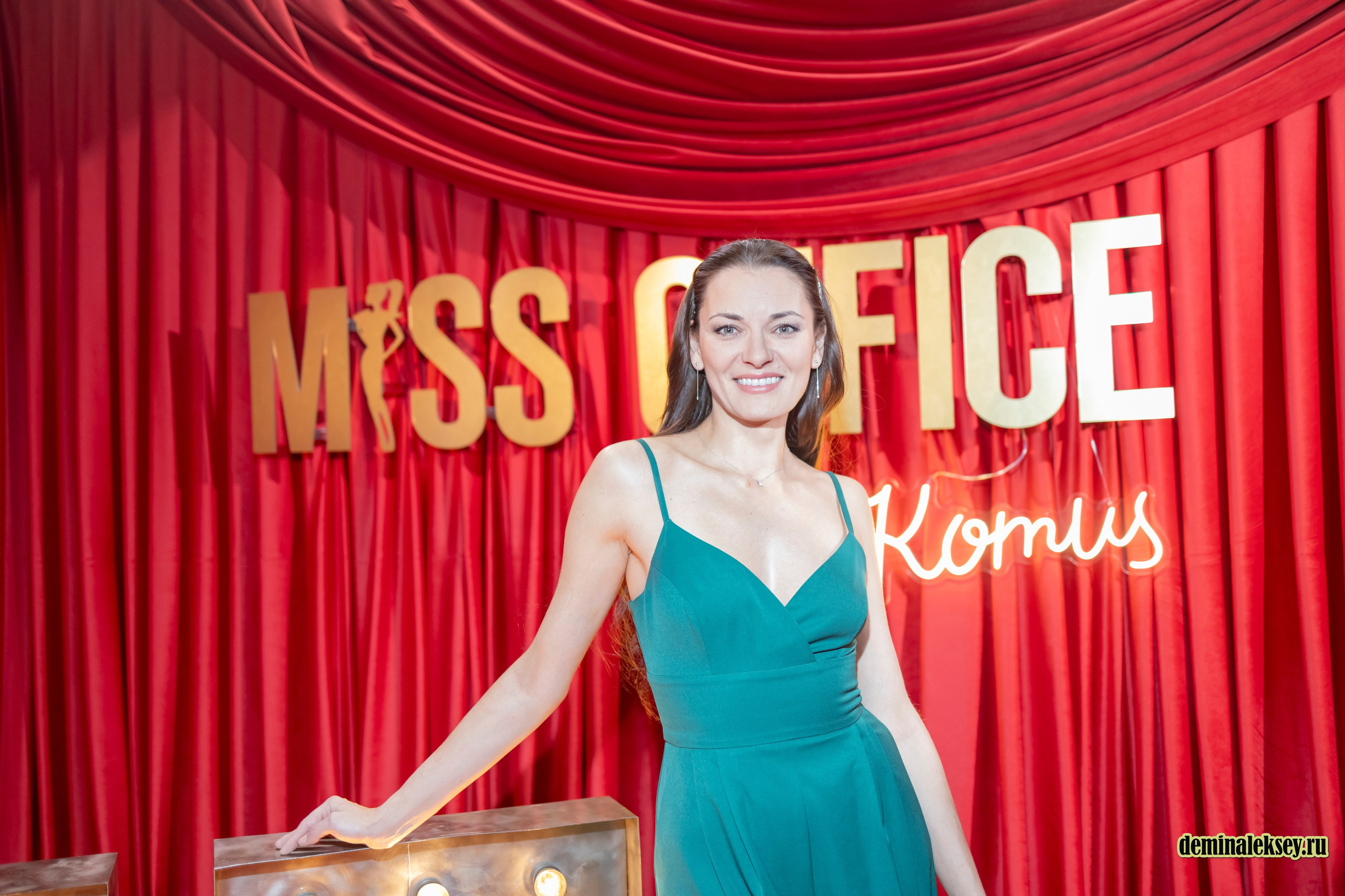 Мисс офис 2024 комус. Репортажный, семейный и студийный фотограф в Москве Демин Алексей