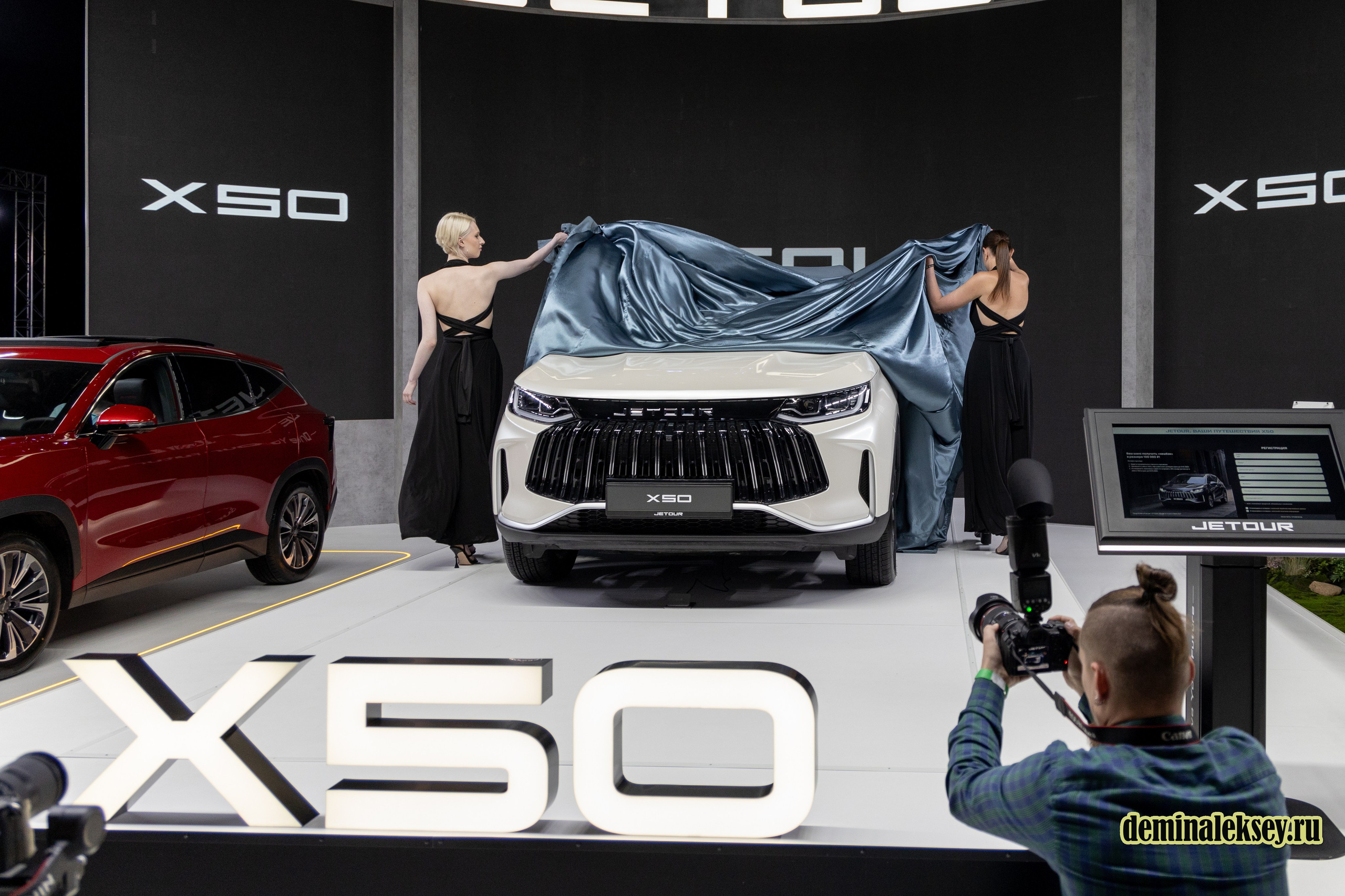 Chinese Motor Show 2024. Репортажный, семейный и студийный фотограф в Москве Демин Алексей