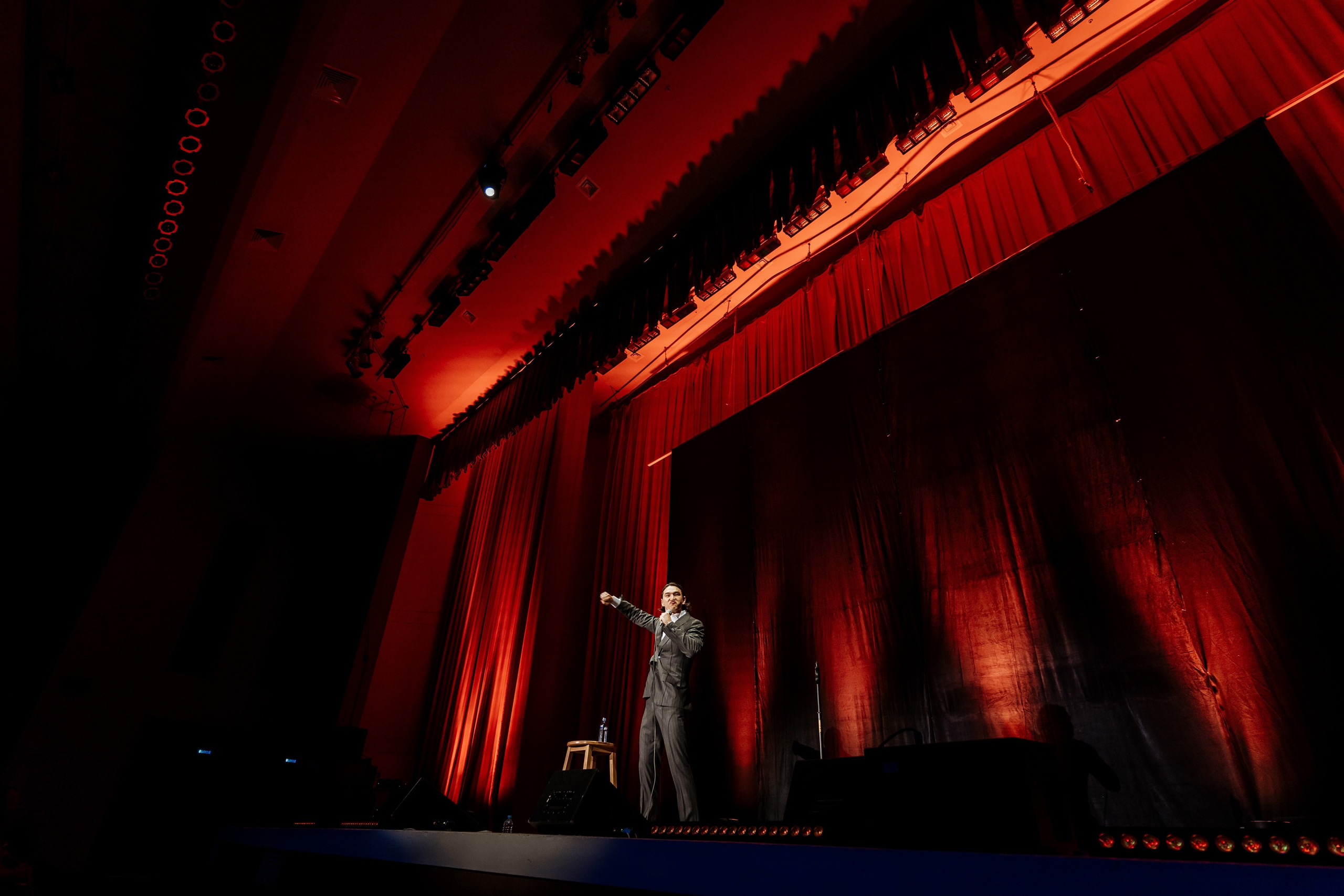 Сольный концерт Нурлана Сабурова. Свадебный и репортажный, фуд фотограф в Новороссийске Евгений Александриди