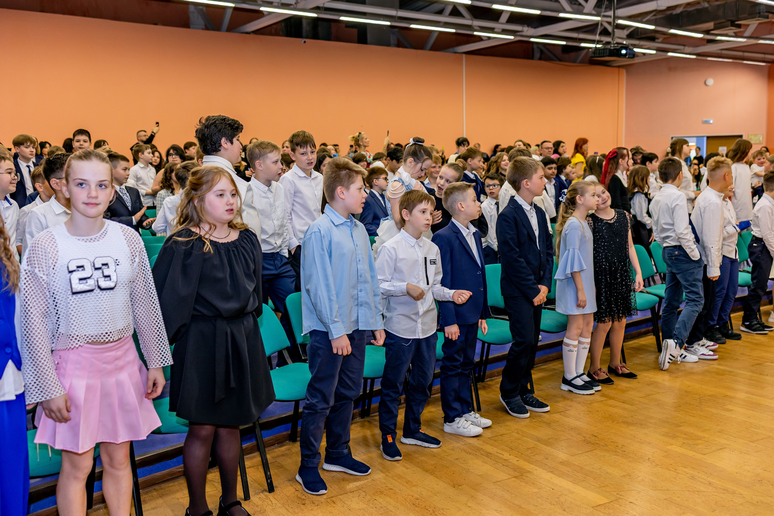 Выпускной праздник в начальной школе. Фотограф и видеограф Москва. Свадебный фотограф, видеограф. Выпускные альбомы. Оживающие альбомы