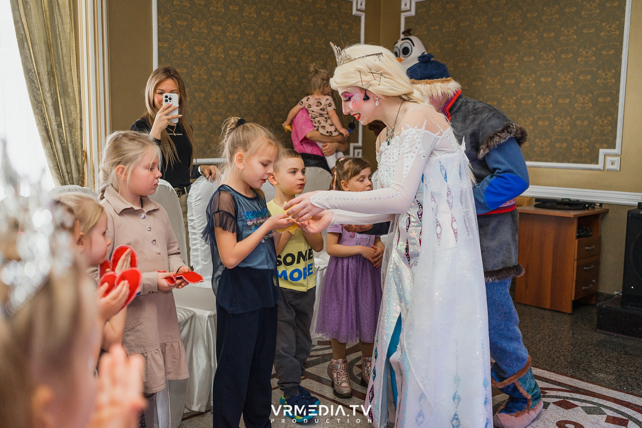 ХОЛОДНОЕ СЕРДЦЕ в ресторане «Империя»