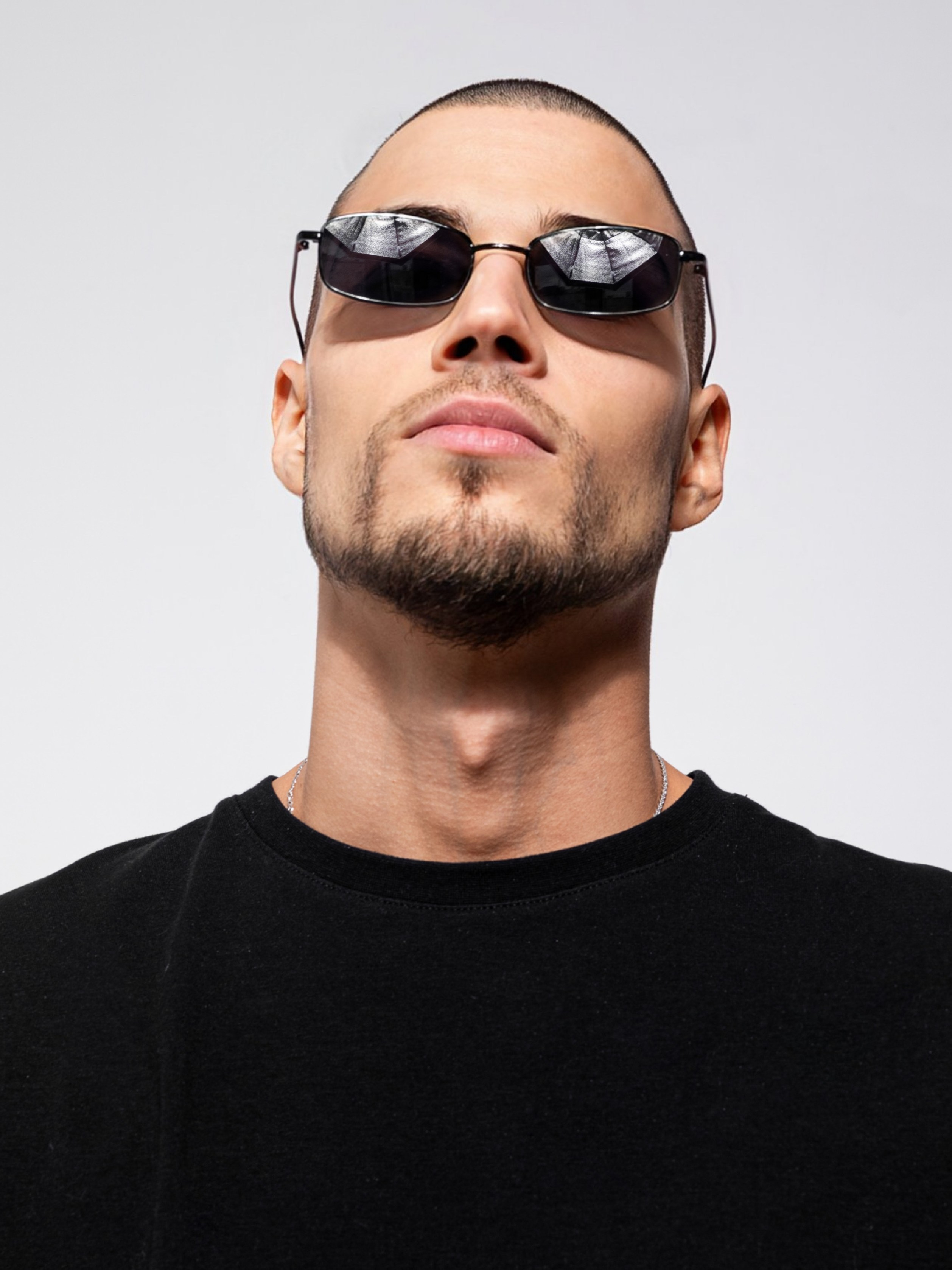 Егор Н. - модель мужчина для маркетплейсов. ТМ Продакшн — Съемка для маркетплейсов в Москве