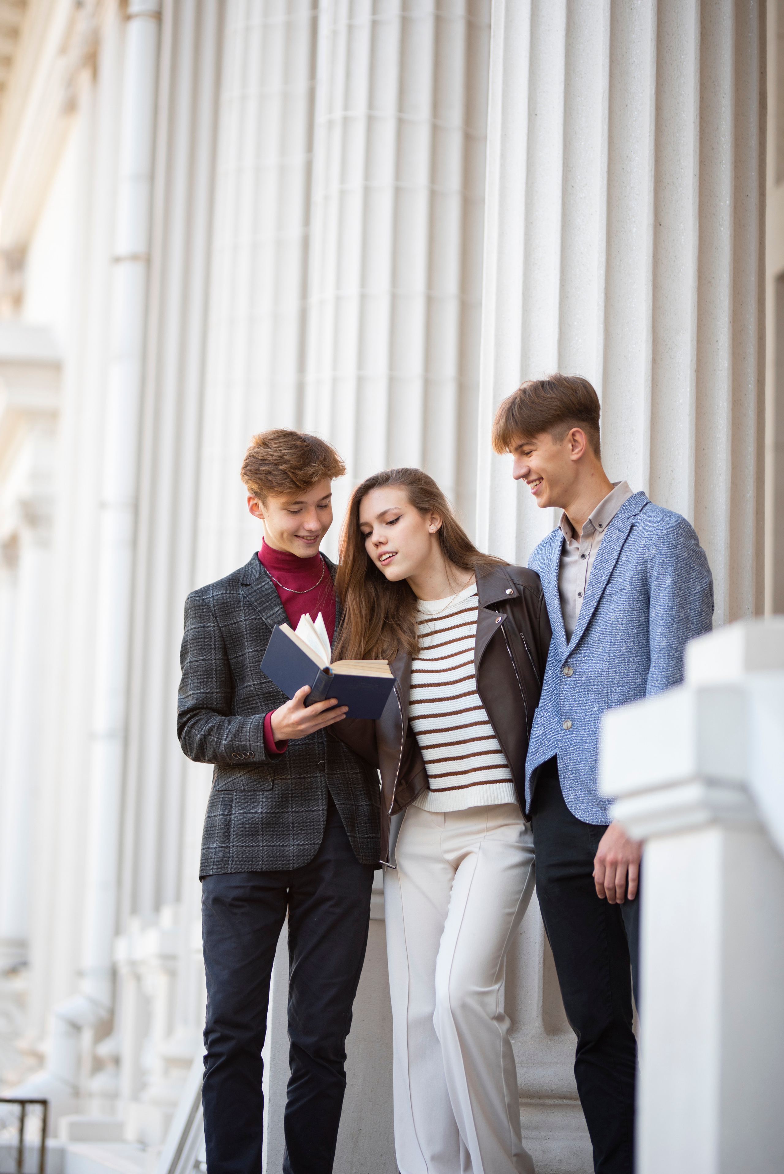 ШКОЛЬНЫЕ СЬЕМКИ старшеклассников|библиотека. Фотограф в Ростове на Дону