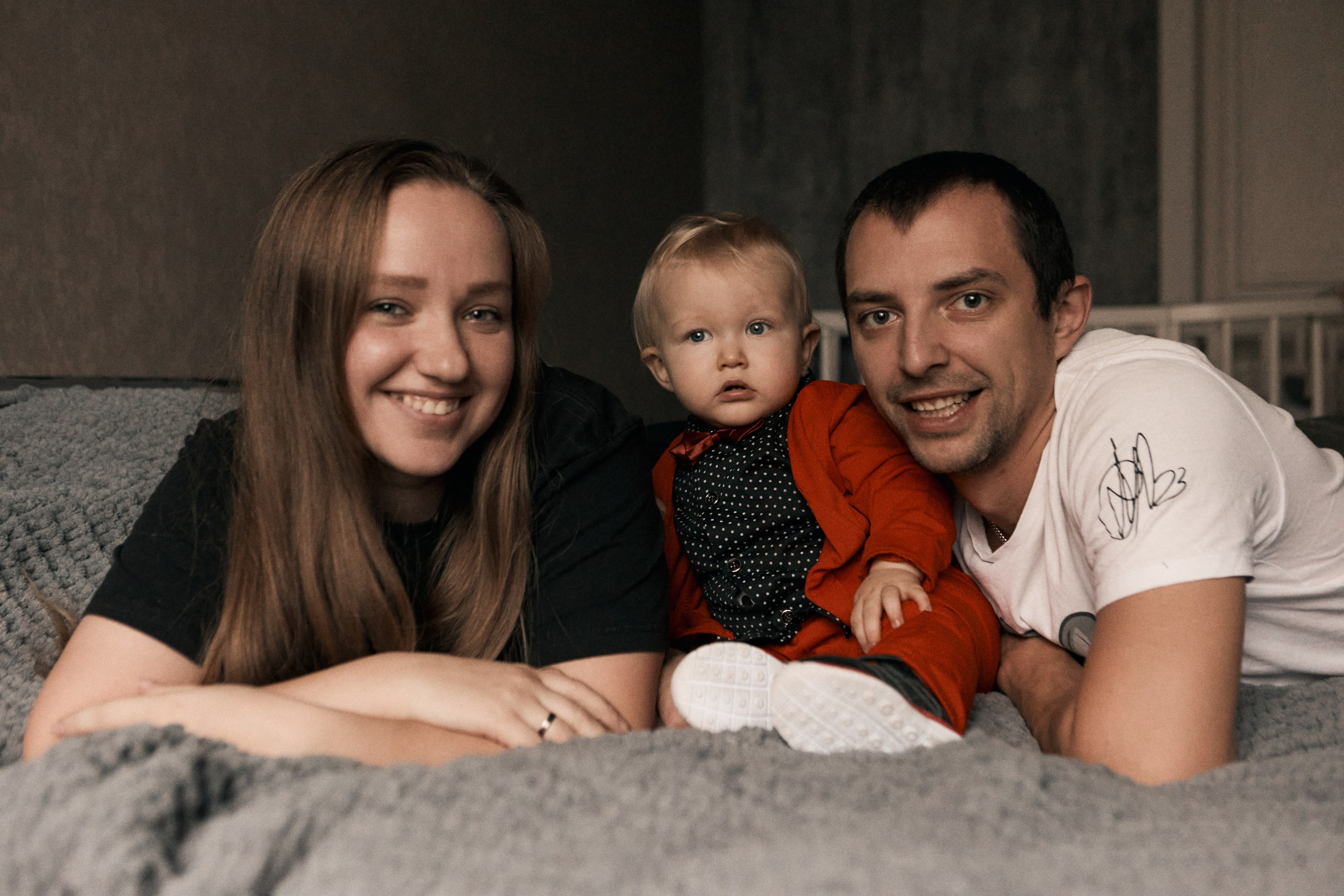 Семейная фотосессия дома и на прогулке в Москве