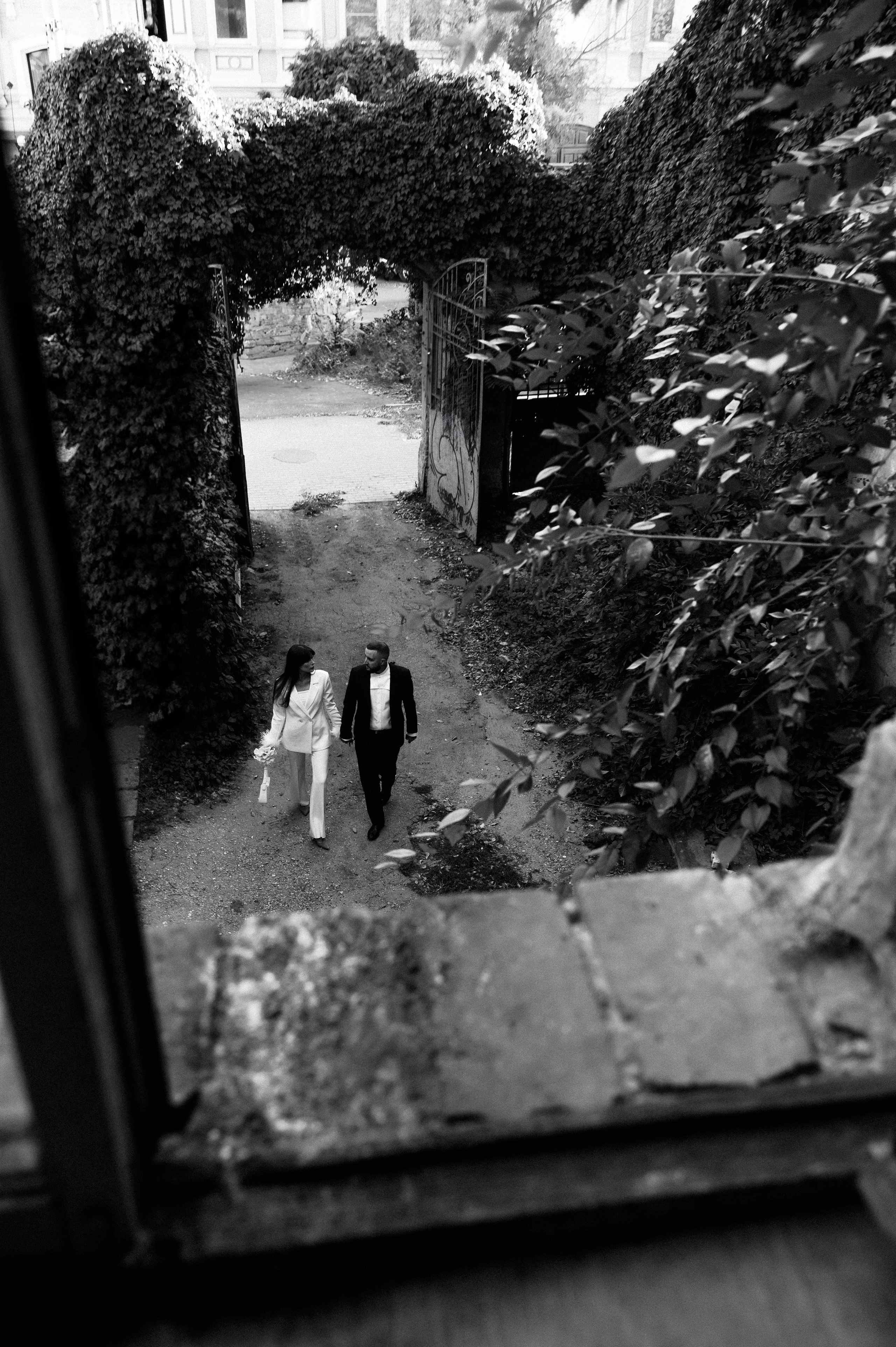 Astrakhan street wedding. Wedding photographer