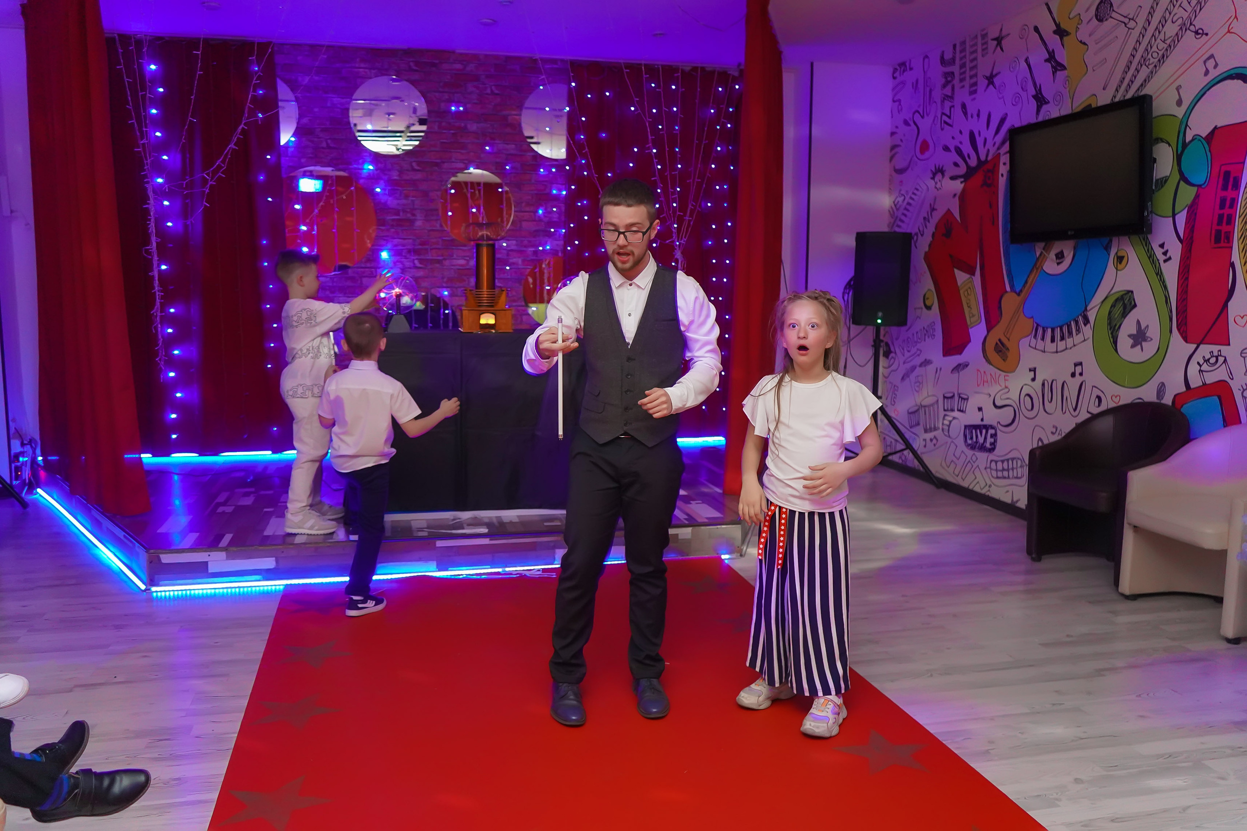 Фотосъемка видеосъёмка фотограф видеооператор новогодних утренников  в. Фотограф, видеооператор Нина Коршунова